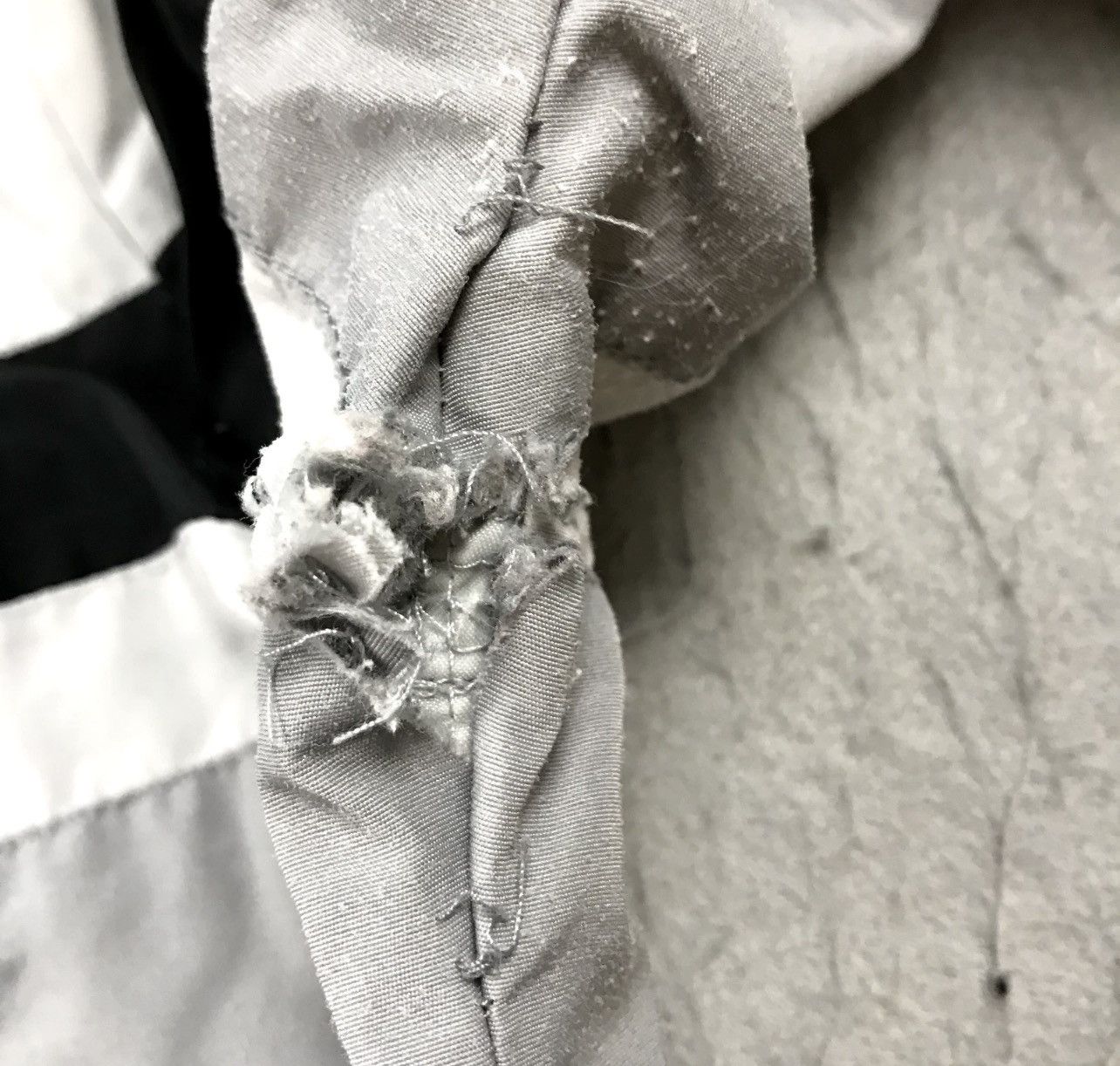 Nike Nike Jacket Mens Small Gray White Windbreaker 1/4 Vintage Size US S / EU 44-46 / 1 - 7 Thumbnail