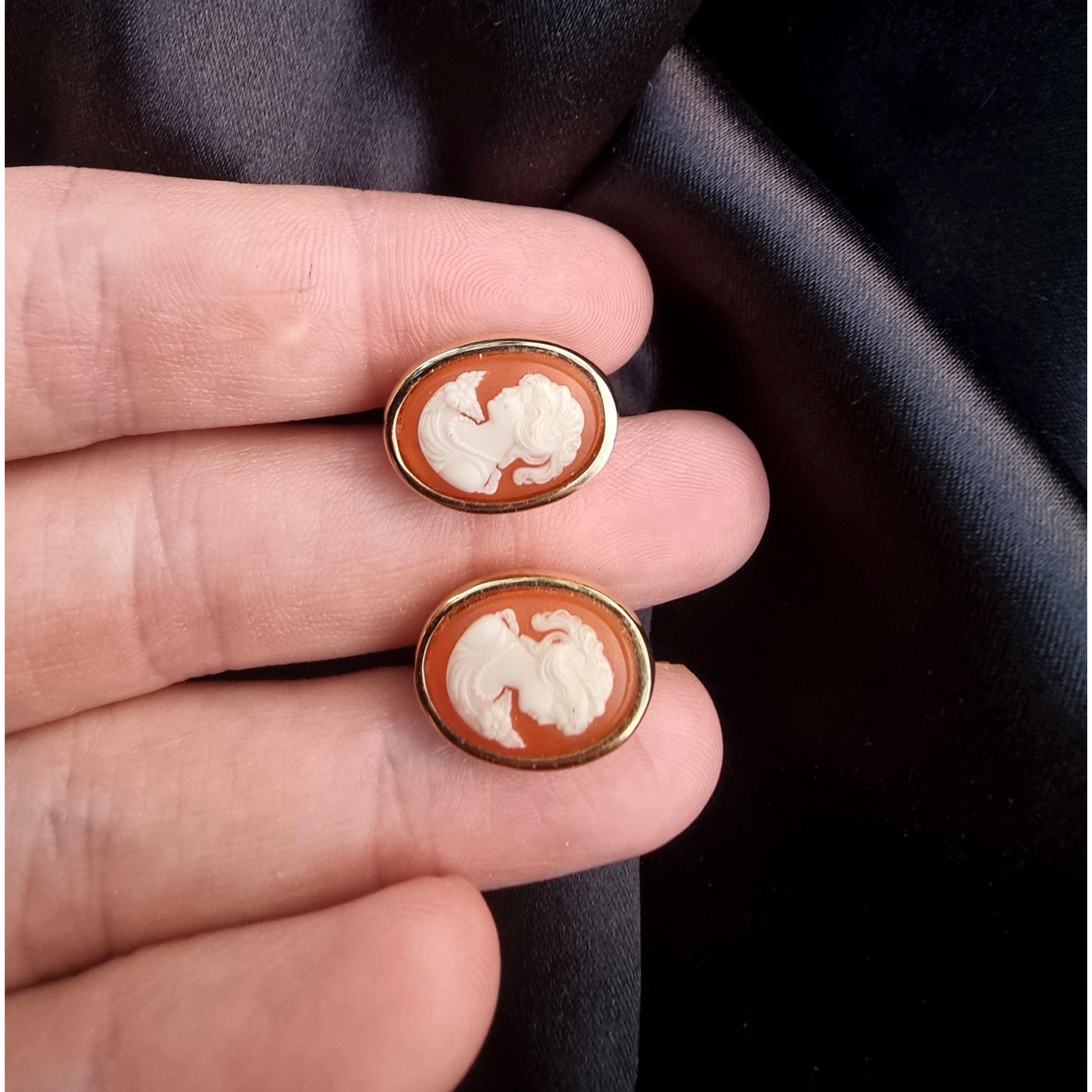 Other Vintage CROWN TRIFARI 1960s Gold Toned Orange and Ivory Came Size ONE SIZE - 8 Thumbnail
