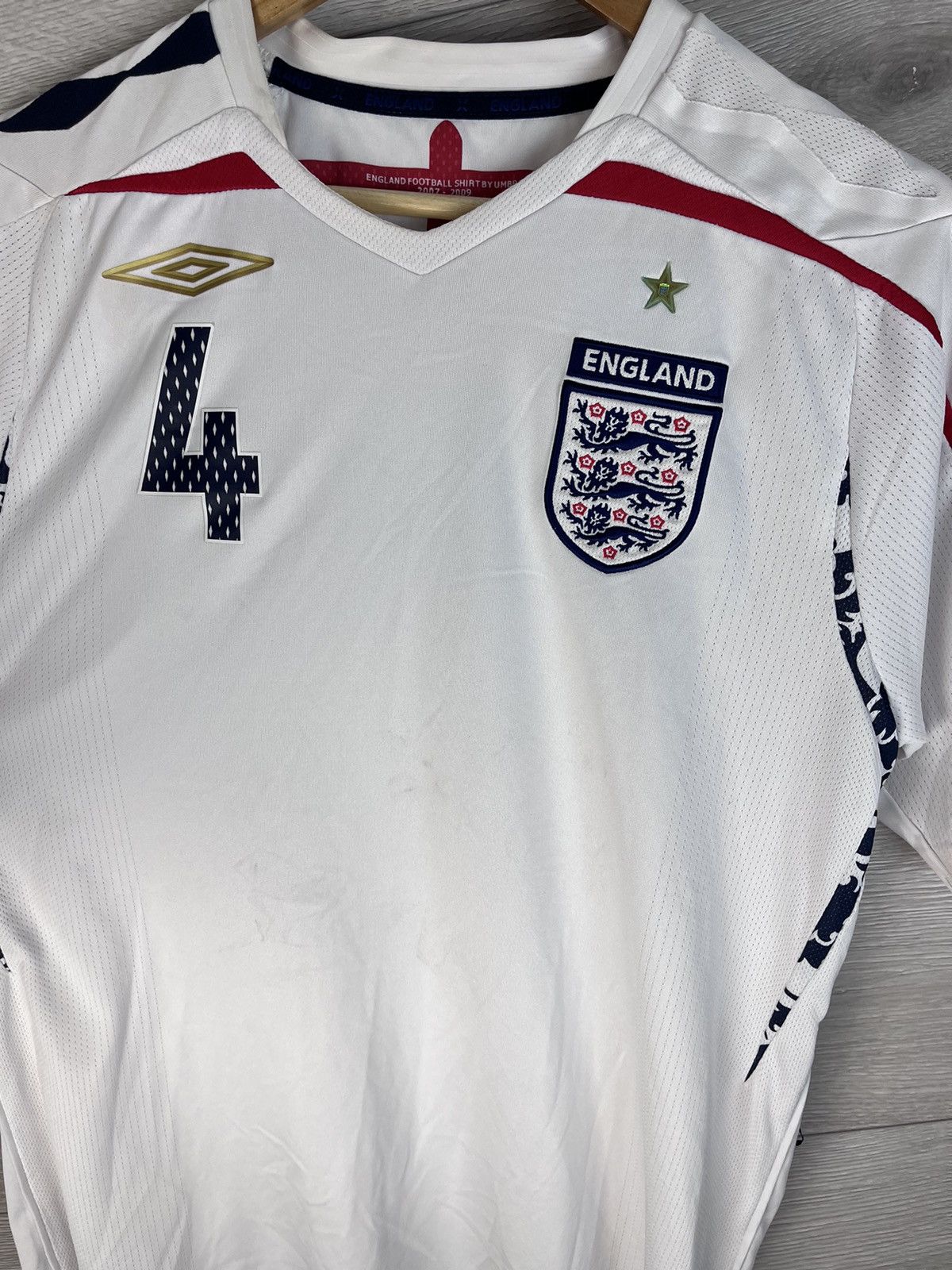 Umbro Vintage football t-shirt Umbro England #4 Gerrard size M 07s Size US M / EU 48-50 / 2 - 5 Thumbnail