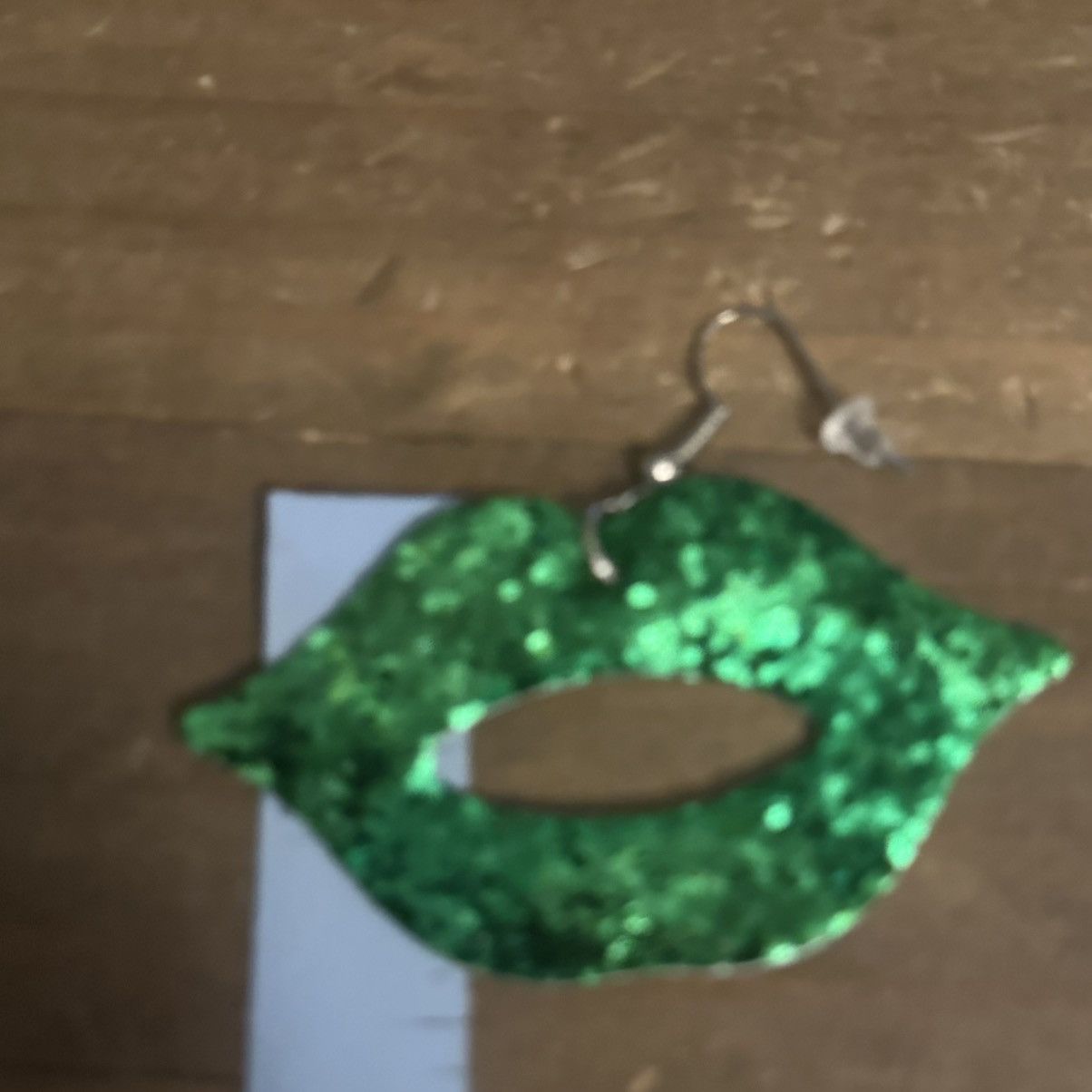 Other Fun green glitter lip dangle earrings Size ONE SIZE - 4 Thumbnail