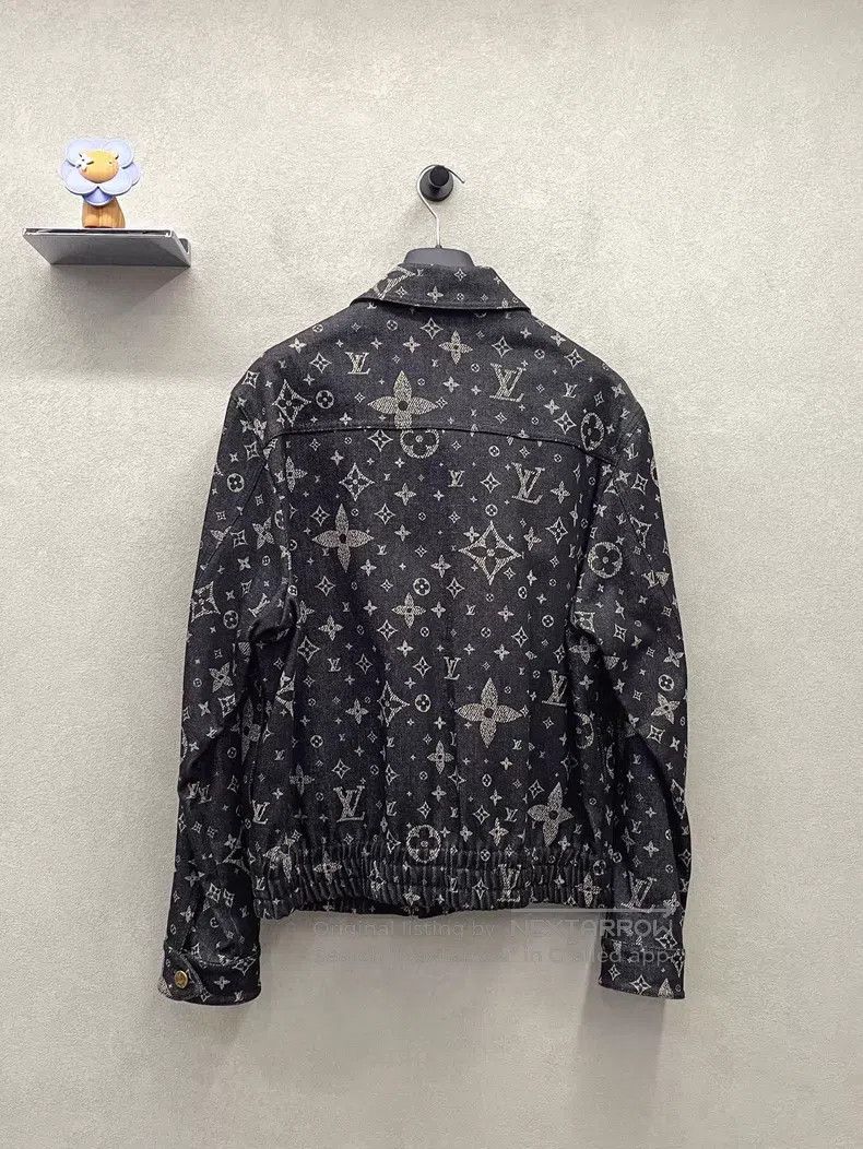 Louis Vuitton Louis Vuitton Full logo short sleeve shirt Size US M / EU 48-50 / 2 - 2 Thumbnail