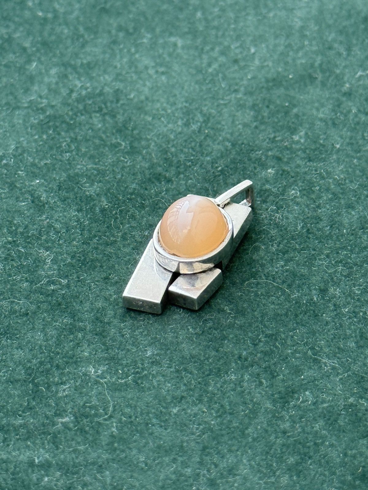 Sterling Silver Stone Market Silver Peach Moonstone Cabochon Pendant Size ONE SIZE - 1 Thumbnail