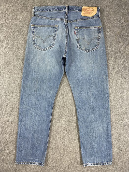 Hype Blue Wash Vintage Levi's 501 Jeans 34x32 Denim -JN2218 | Grailed