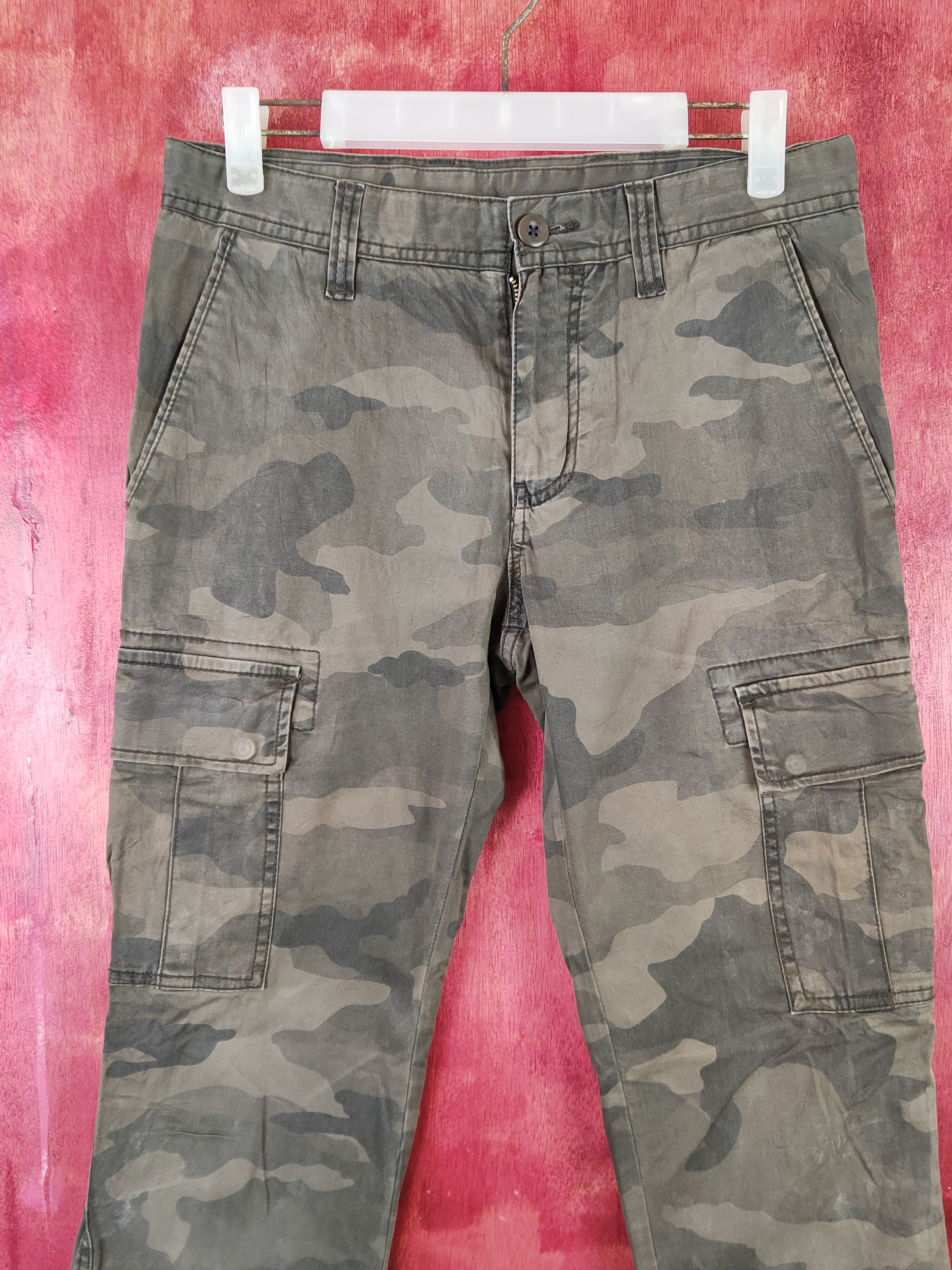 Japanese Brand Uniqlo Camo Multipocket Tactical Cargo Pants #S1838 Size 28" / US 6 / IT 42 - 2 Thumbnail