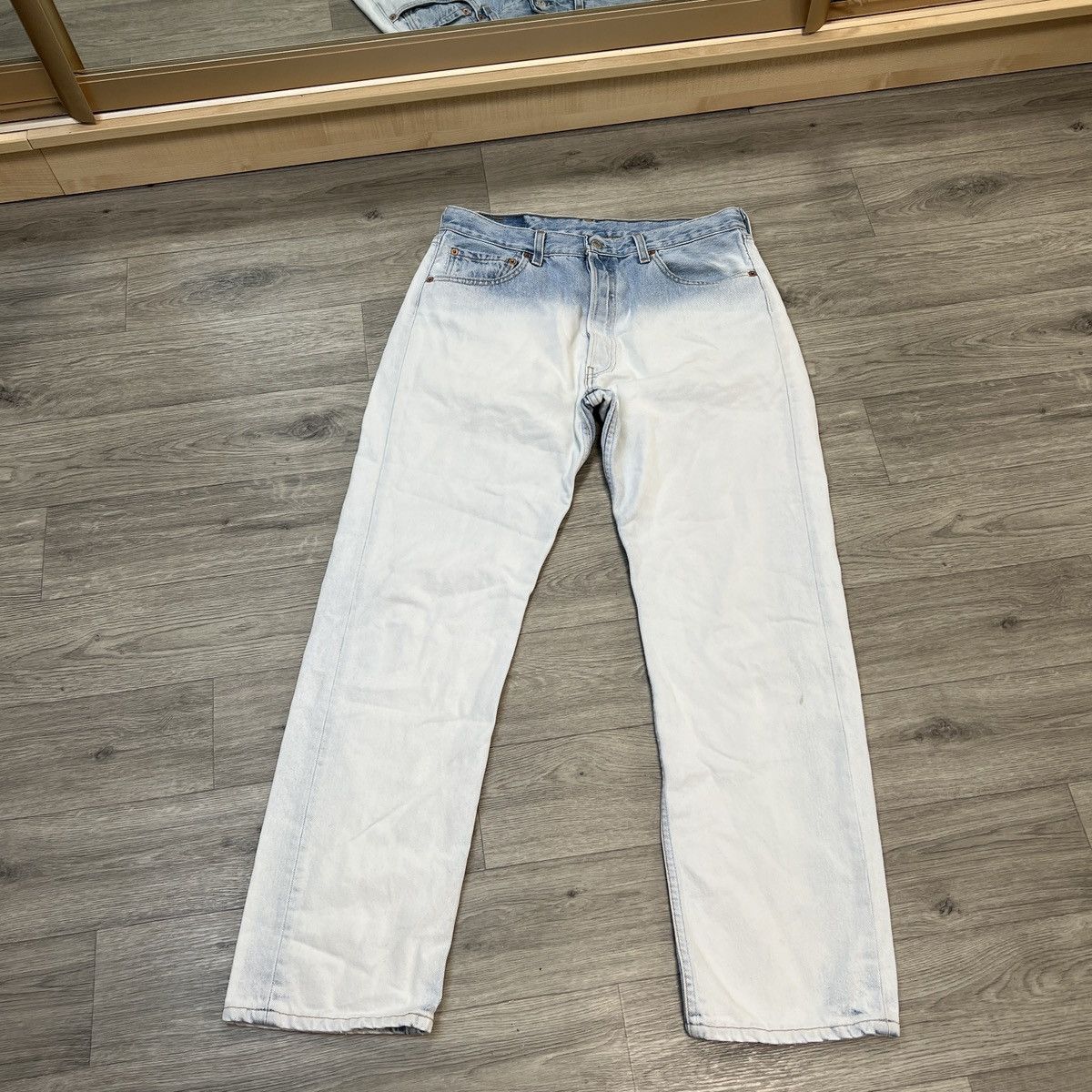 Levi's Vintage Clothing Vintage USA Levis 501 Button Fly Jeans, Light Wash Fade Size US 34 / EU 50 - 2 Thumbnail