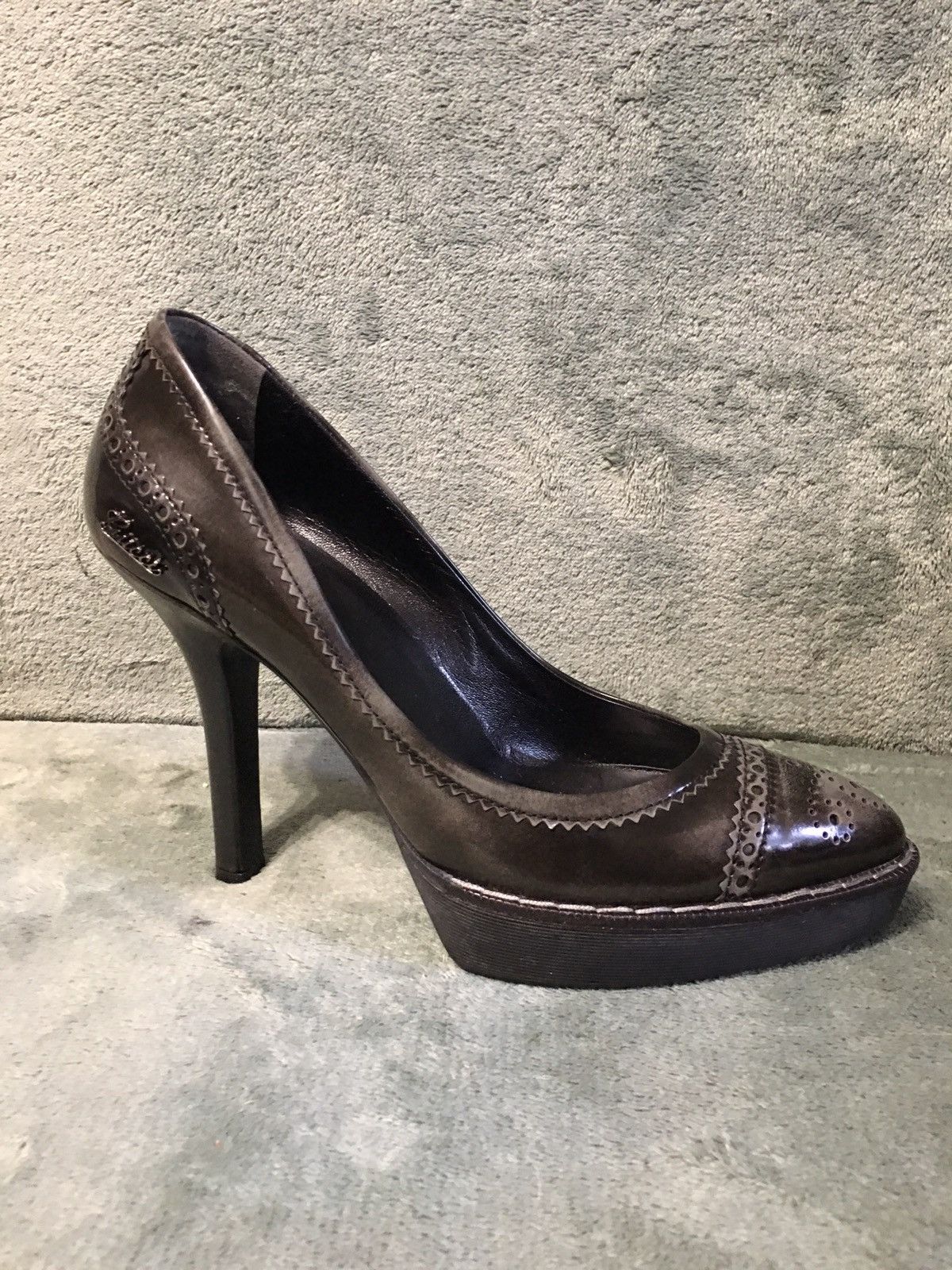 Gucci Gucci Two Tone Brogue Leather Cap Toe Platform Pumps EU38.5 Size US 8.5 / IT 38.5 - 5 Thumbnail
