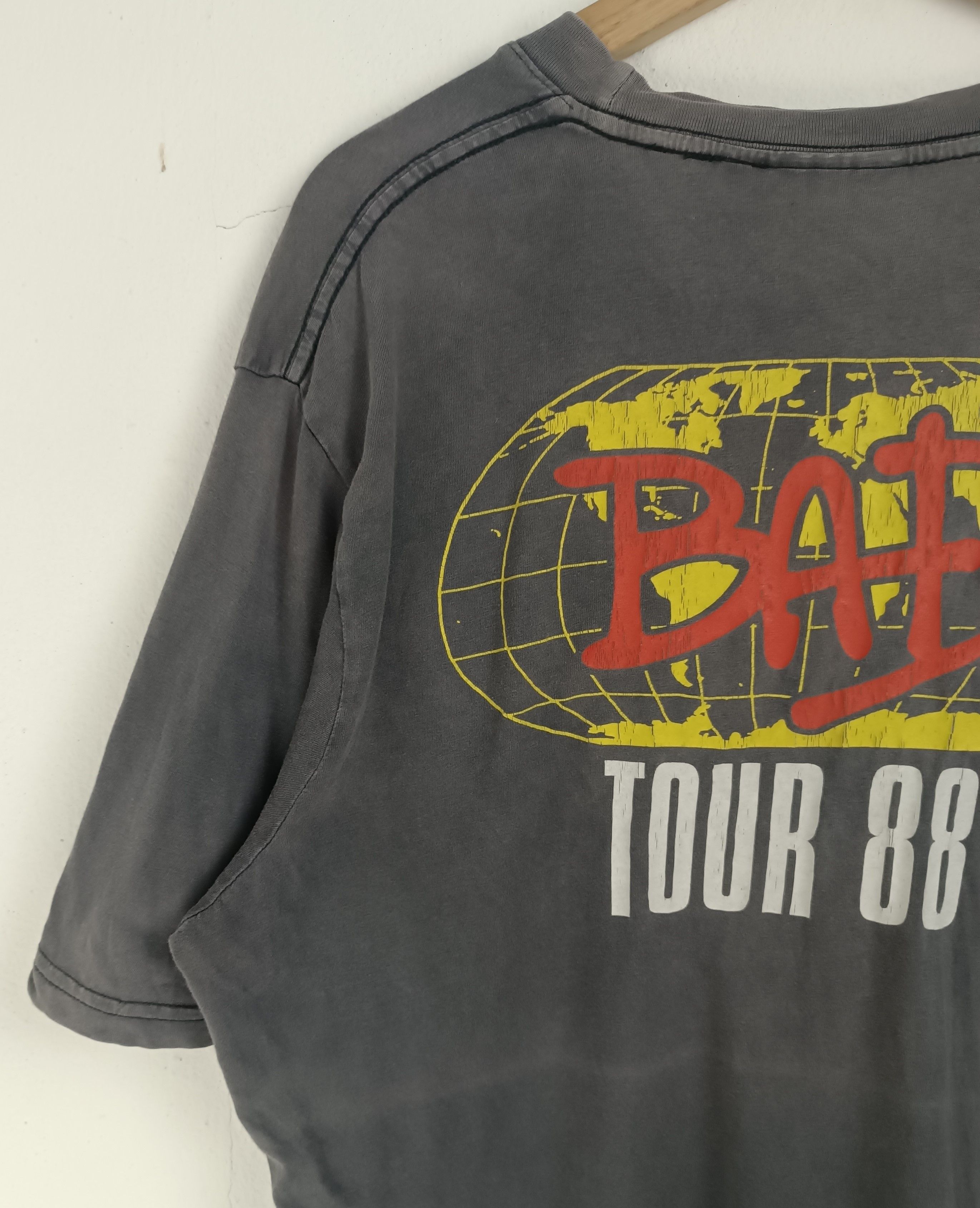 Michael Jackson VINTAGE FADED MICHAEL JACKSON BAD TOUR 88 TEE Size US L / EU 52-54 / 3 - 10 Thumbnail