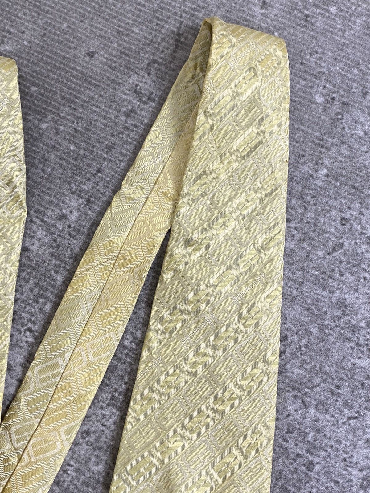 Burberry Burberry Yellow Silk Tie Size ONE SIZE - 3 Thumbnail