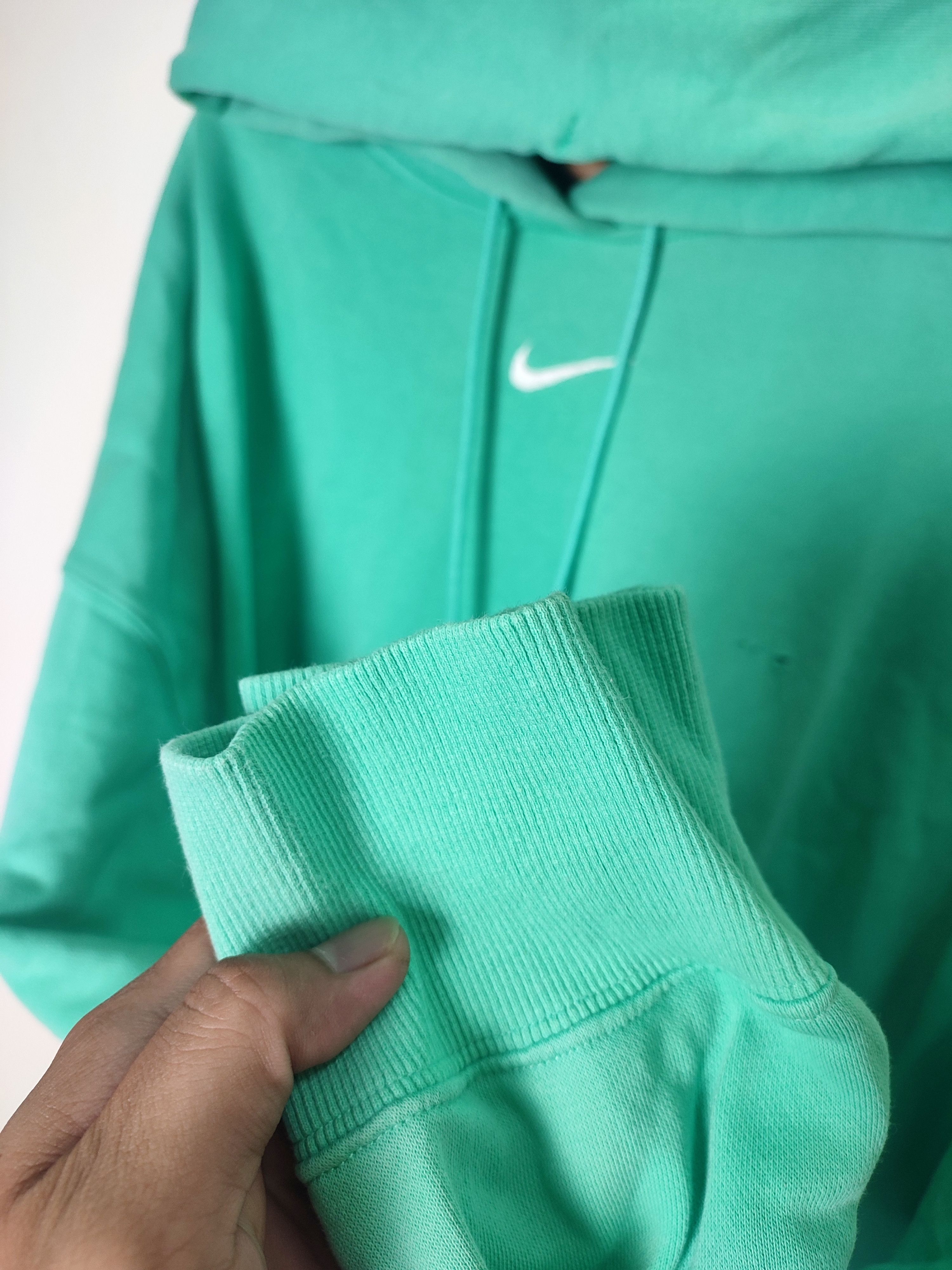 Nike Vintage Nike Center Logo Hoodies Size US M / EU 48-50 / 2 - 9 Thumbnail
