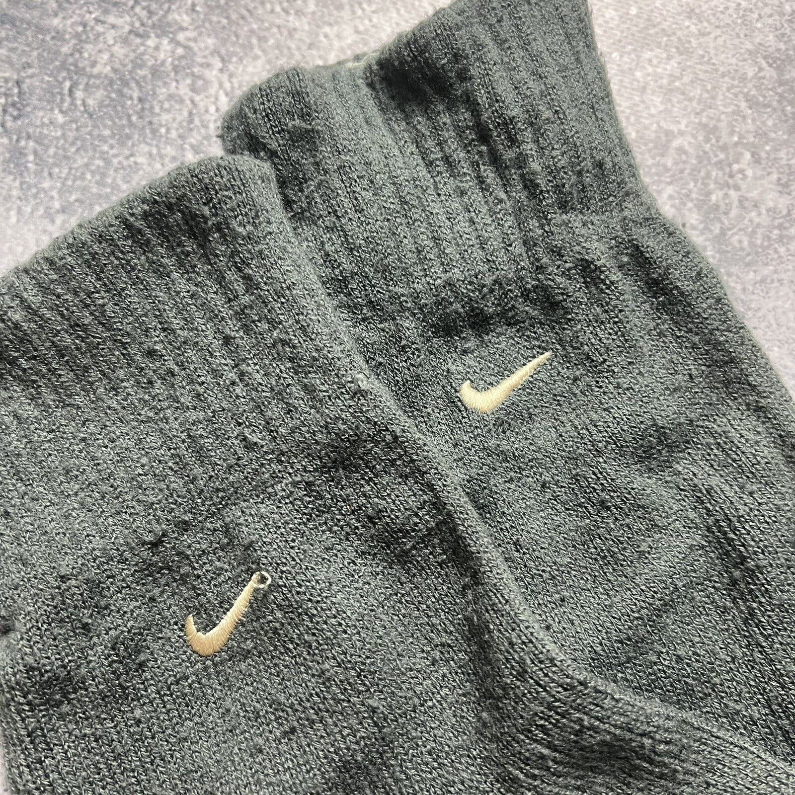 Nike Nike Vintage Gloves Men's Gray Acrylic ` Size ONE SIZE - 3 Thumbnail