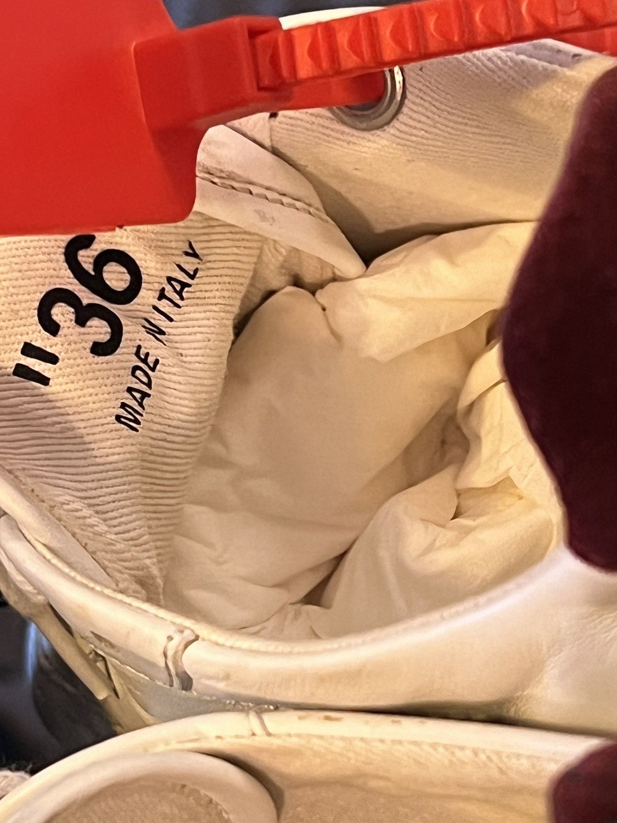 Off-White OFF WHITE white & burgundy 2.0 sneakers Size US 6 / IT 36 - 4 Thumbnail