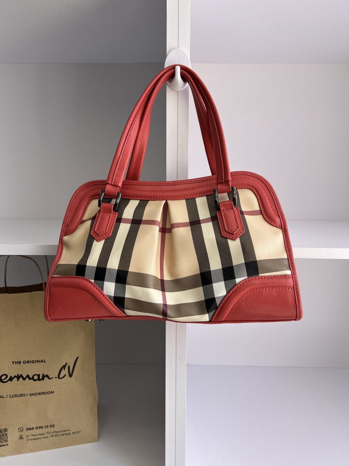 Burberry × Vintage Vintage Burberry Red Patent Leather Nova Check Tote Bag Size ONE SIZE - 18 Thumbnail