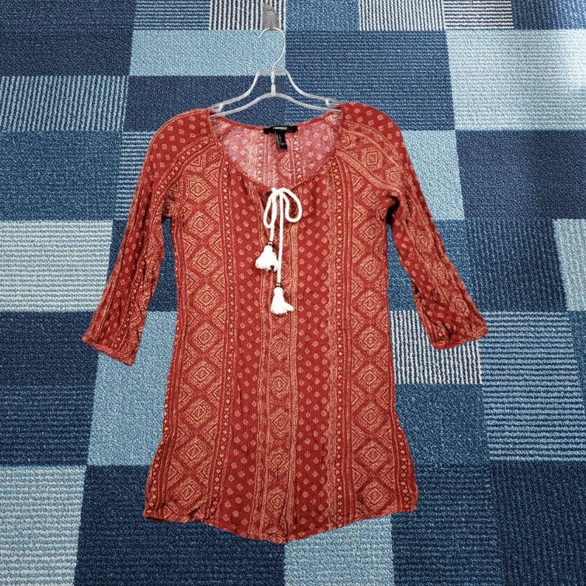 Forever 21 FOREVER 21 Blouse Womens S Small Red Bohemian Tasseled Tie 3/4 Sleeve Top Casual Size S / US 4 / IT 40 - 1 Thumbnail