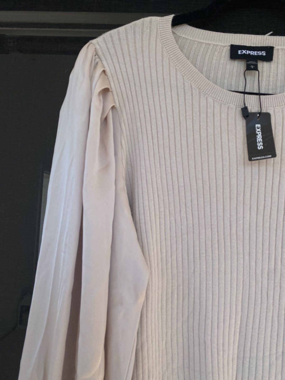 Express NWT Express Pleated Puff Lantern Satin Sleeve Knit Sweater Size L / US 10 / IT 46 - 3 Thumbnail