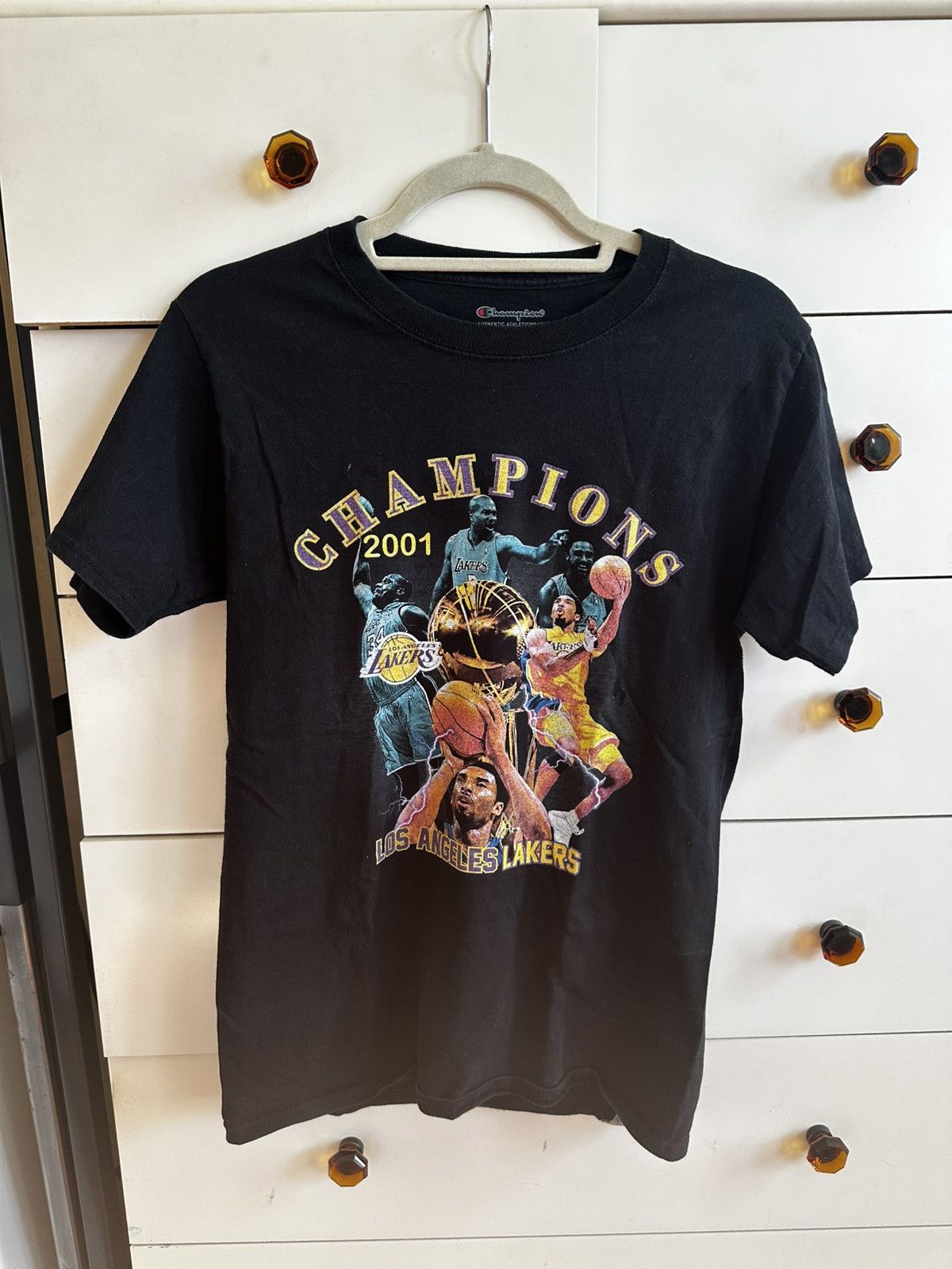 Champion 2001 Los Angeles Lakers Champions tee Size US S / EU 44-46 / 1 - 1 Thumbnail