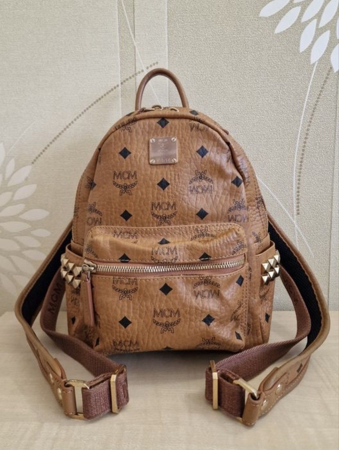 RRP 900$ MCM Munchen w9614 visetos studded mini backpack sta