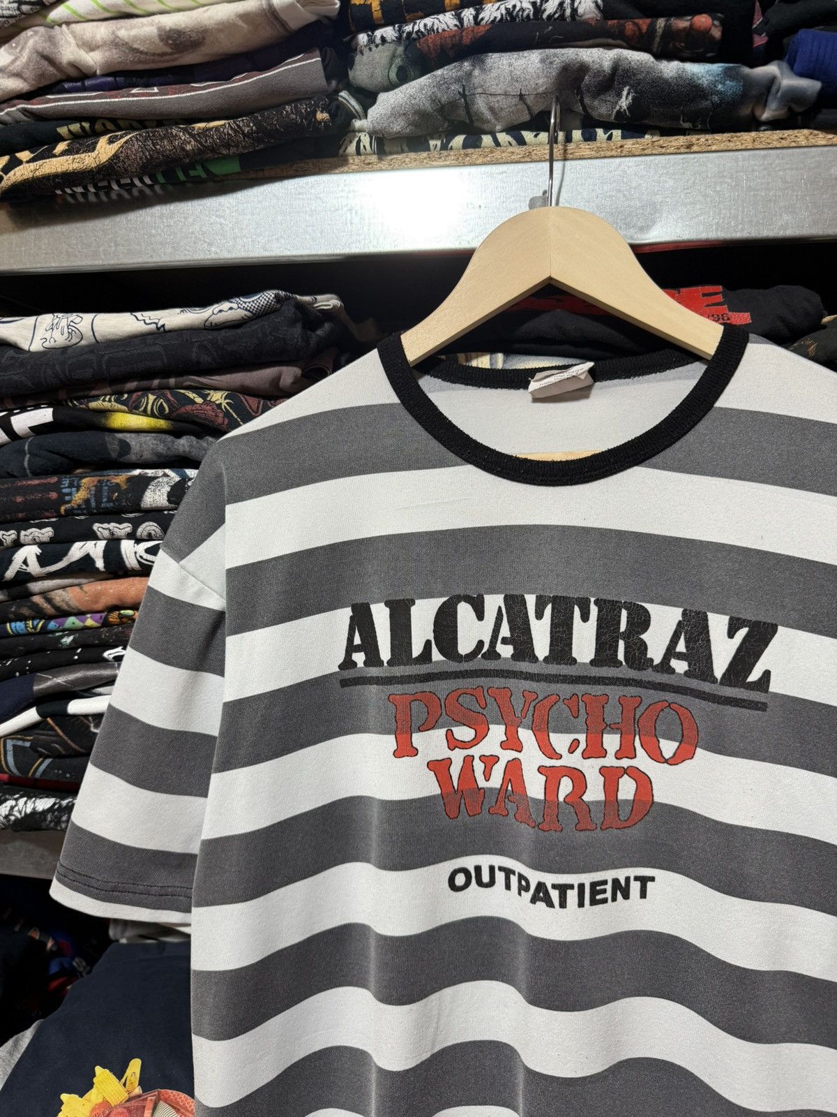 Vintage Vintage 1990’s ALCATRAZ PSYCHO WARD T-Shirt Made In USA Y2K Size US XXL / EU 58 / 5 - 3 Thumbnail