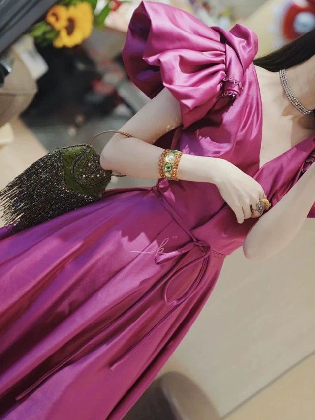 Other Vintage 80s Magenta Puffed Sleeve Beaded Ruffled Gown S-M Size S / US 4 / IT 40 - 4 Thumbnail