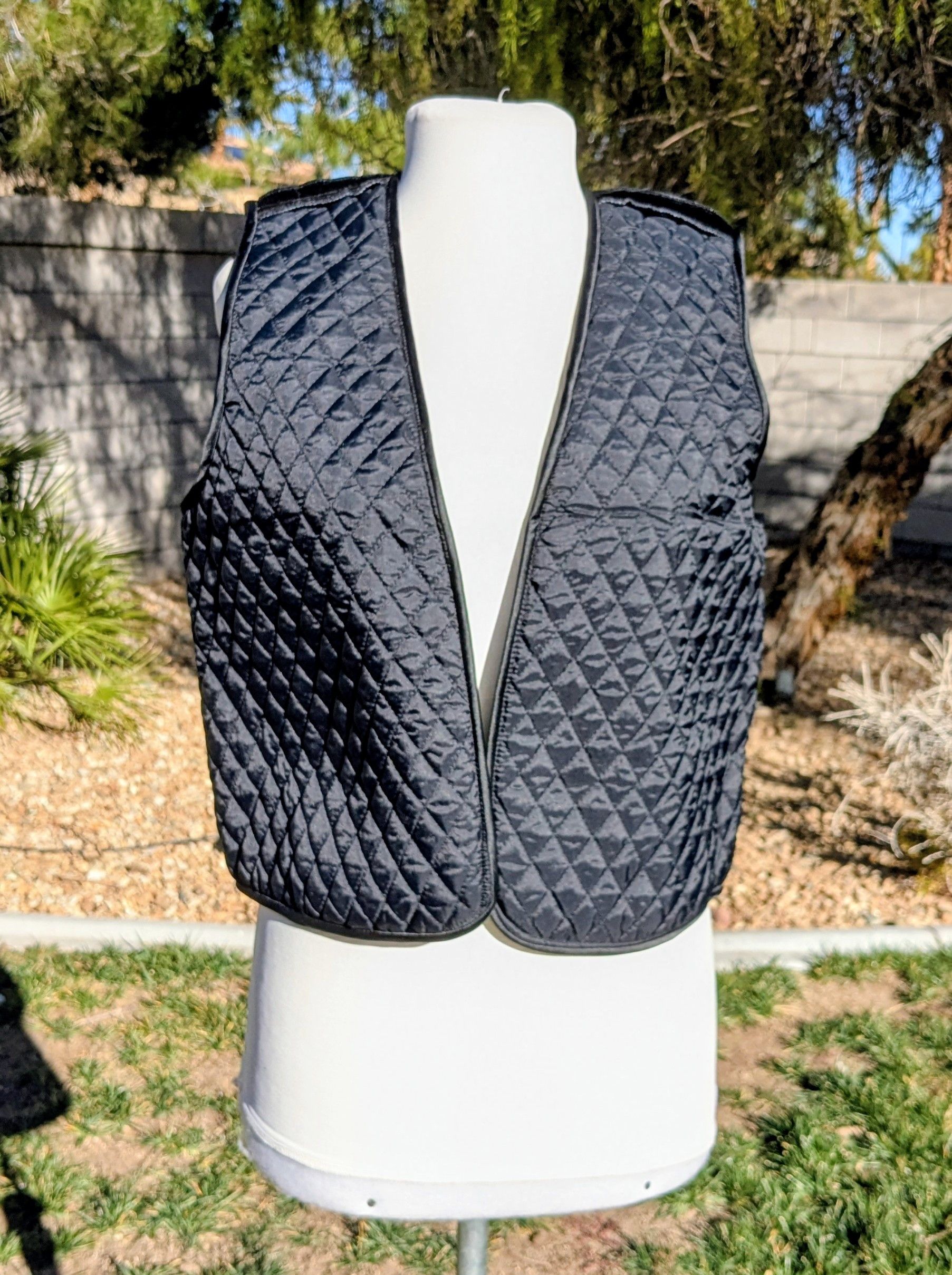 Other Classic Reversible Velvet/Quilted Vest Design Top Size US S / EU 44-46 / 1 - 5 Thumbnail