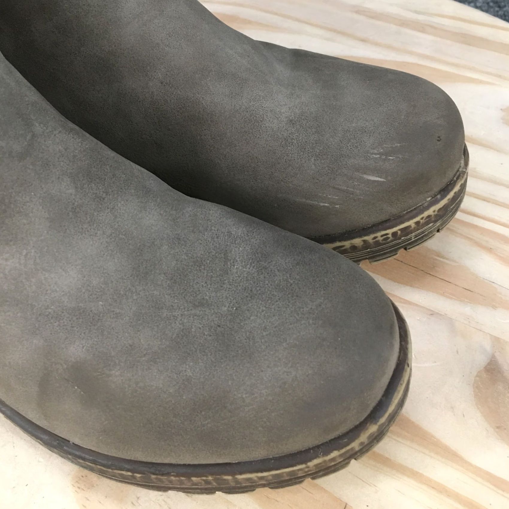 Vintage Maurices Boots Womens 8.5 M Anna Chelsea Booties Grey Faux Leather Ankle Top shoe Size M / US 6-8 / IT 42-44 - 3 Thumbnail