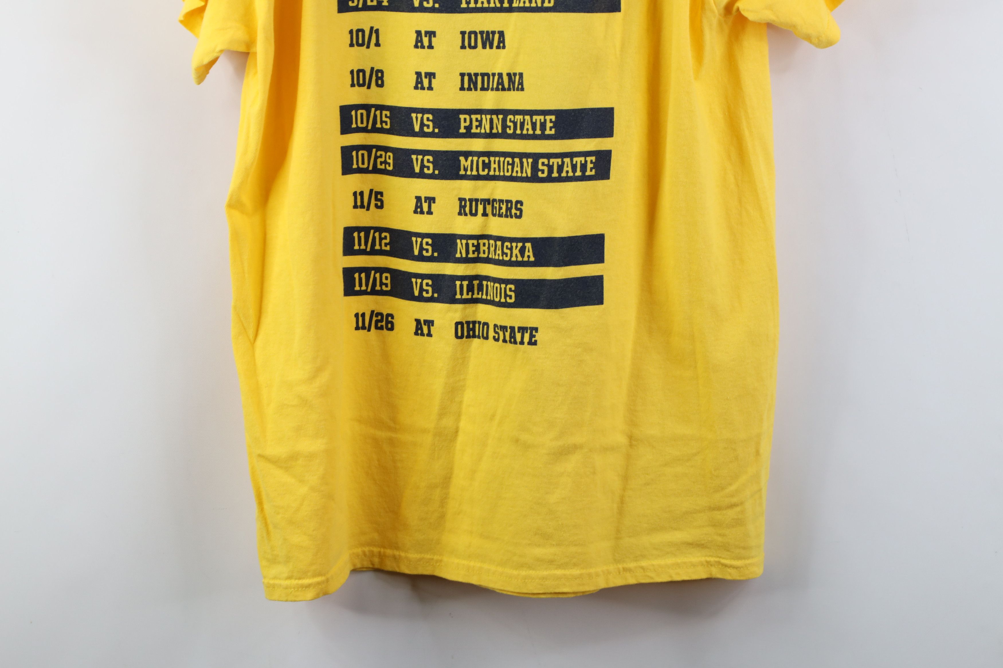 Vintage 2022 University of Michigan Football Short Sleeve T-Shirt Size US L / EU 52-54 / 3 - 11 Thumbnail