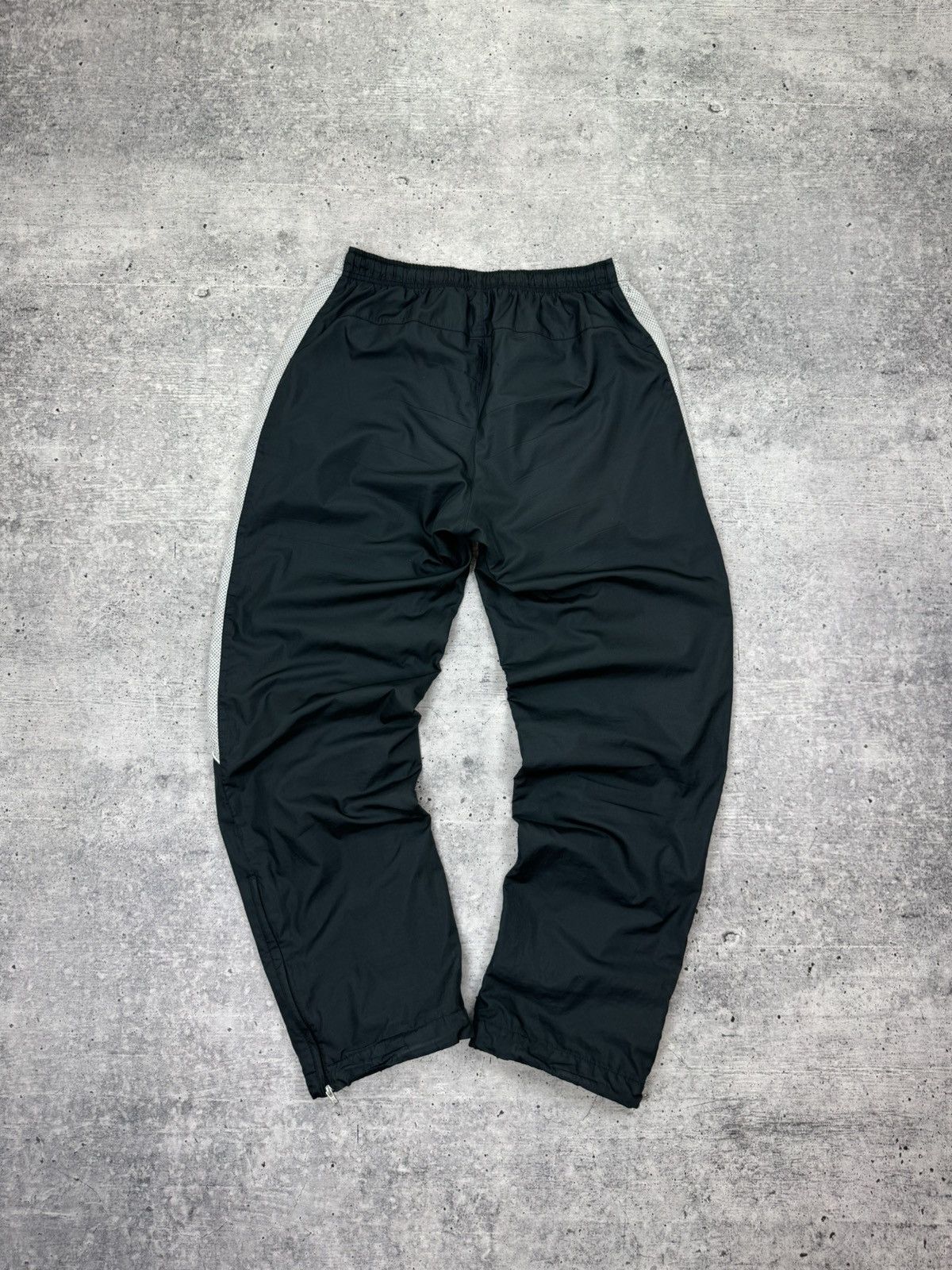 Nike Vintage Nike Swoosh Logo Nylon Drill Track Pants Joggers S Size US 30 / EU 46 - 19 Thumbnail