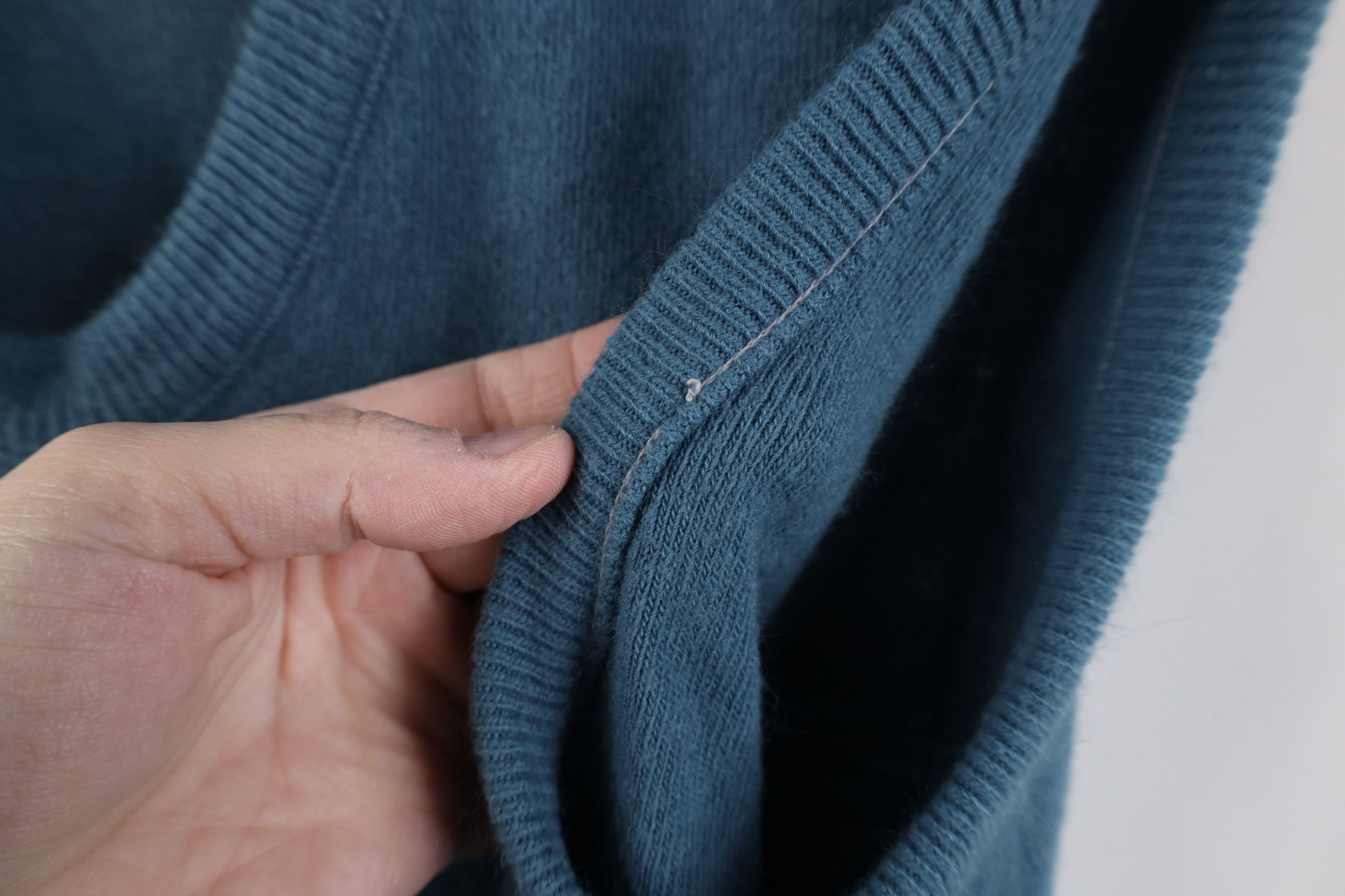Vintage Vintage 50s Pilgrim Soft Knit V-Neck Sweater Vest Teal USA Size XL / US 12-14 / IT 48-50 - 4 Thumbnail