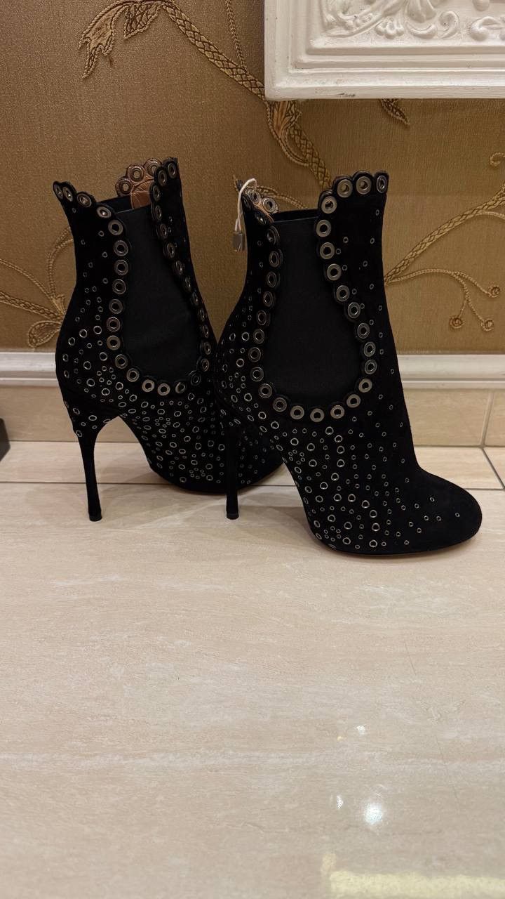 Alaia Alaia Black Suede Gomet Embellished Ankle Boots Size 37 Size US 7 / IT 37 - 3 Thumbnail