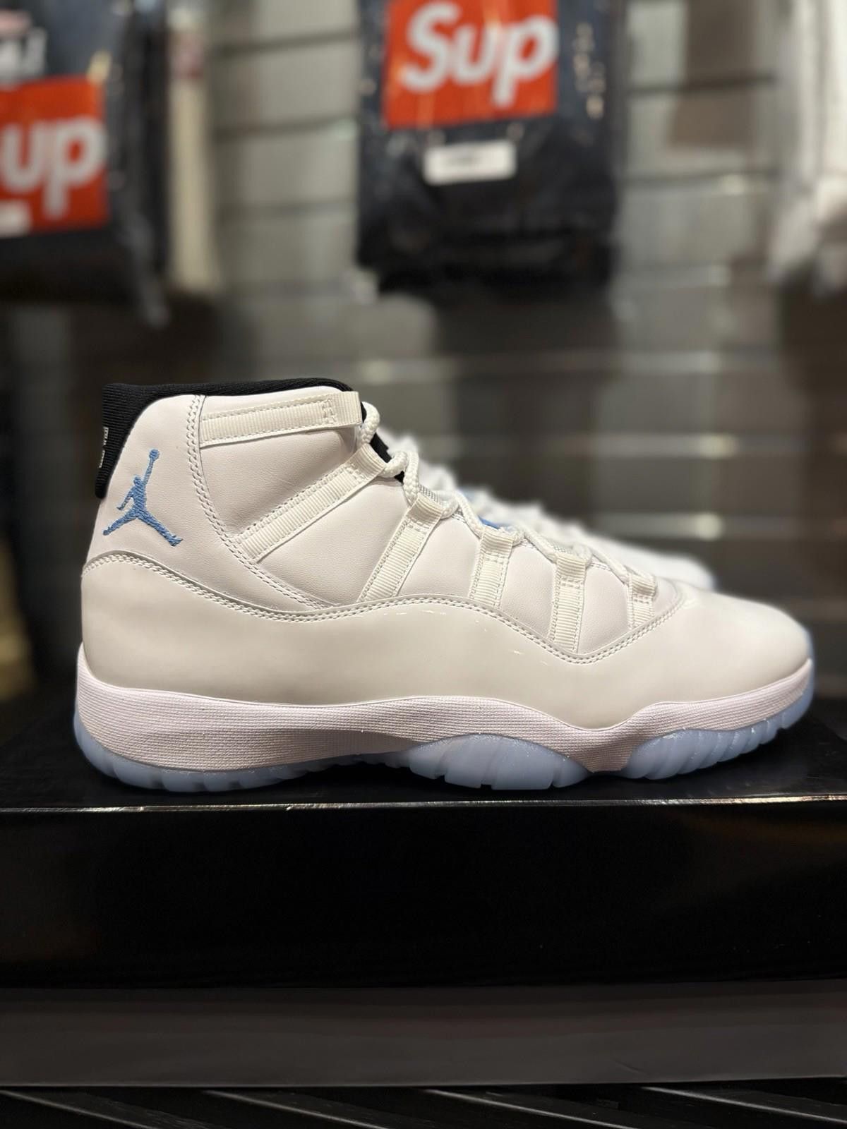 Jordan Brand Size 11 - Men Air Jordan 11 Retro 2024 Legend Blue Columbia Size US 11 / EU 44 - 2 Thumbnail