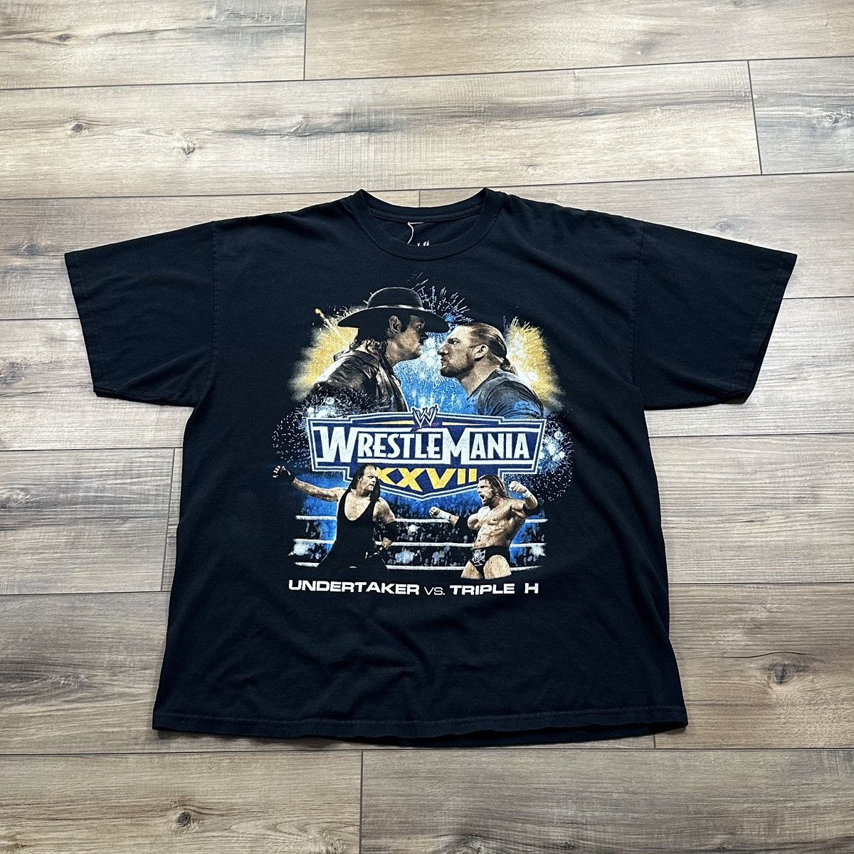 WWE WWE WrestleMania XXVII The Undertaker vs. Triple H Tee Size US XL / EU 56 / 4 - 1 Thumbnail