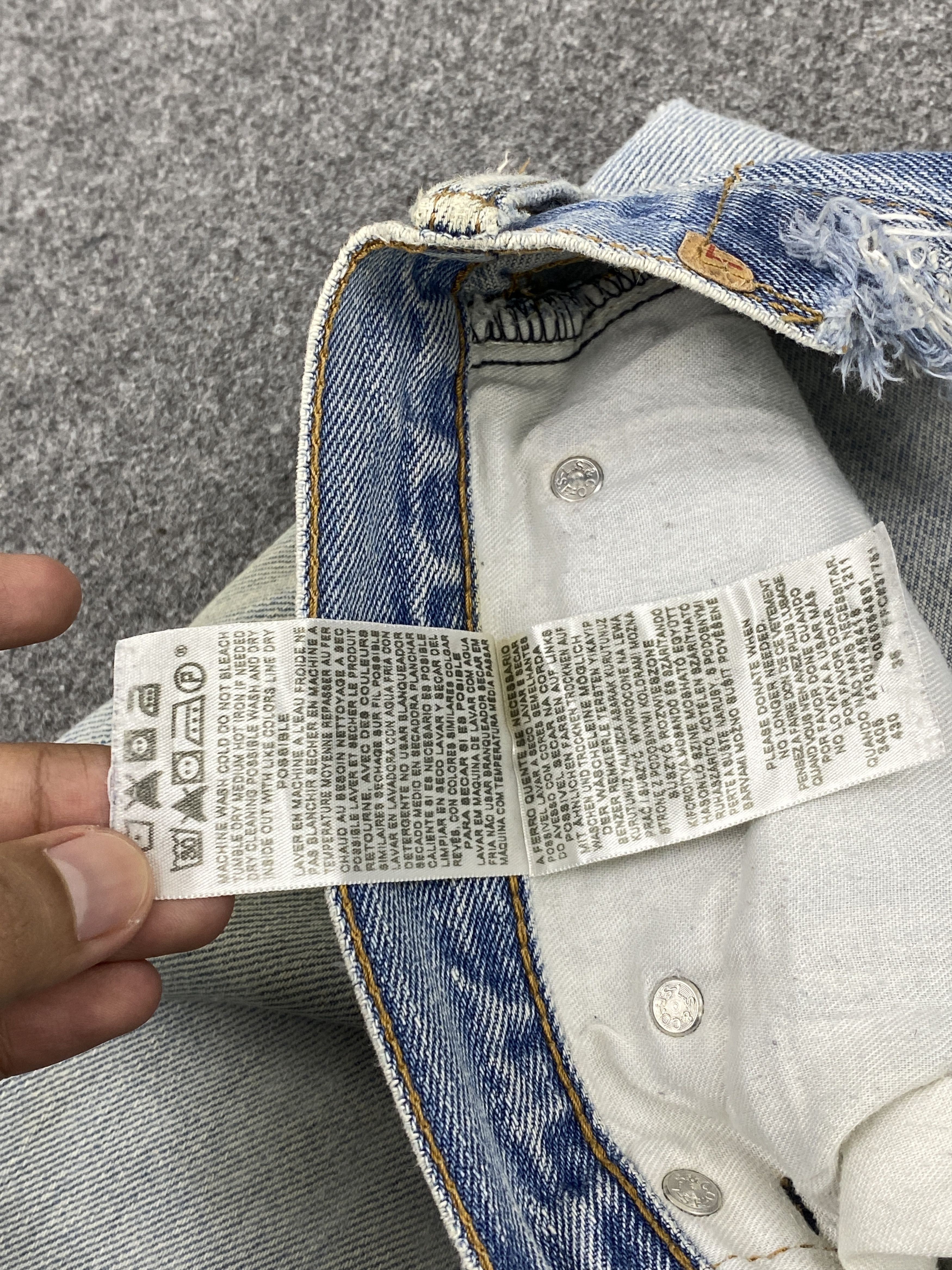 Levi's × Vintage Light Blue Washed Vintage Levi's 505 Jeans Size US 38 / EU 54 - 9 Thumbnail