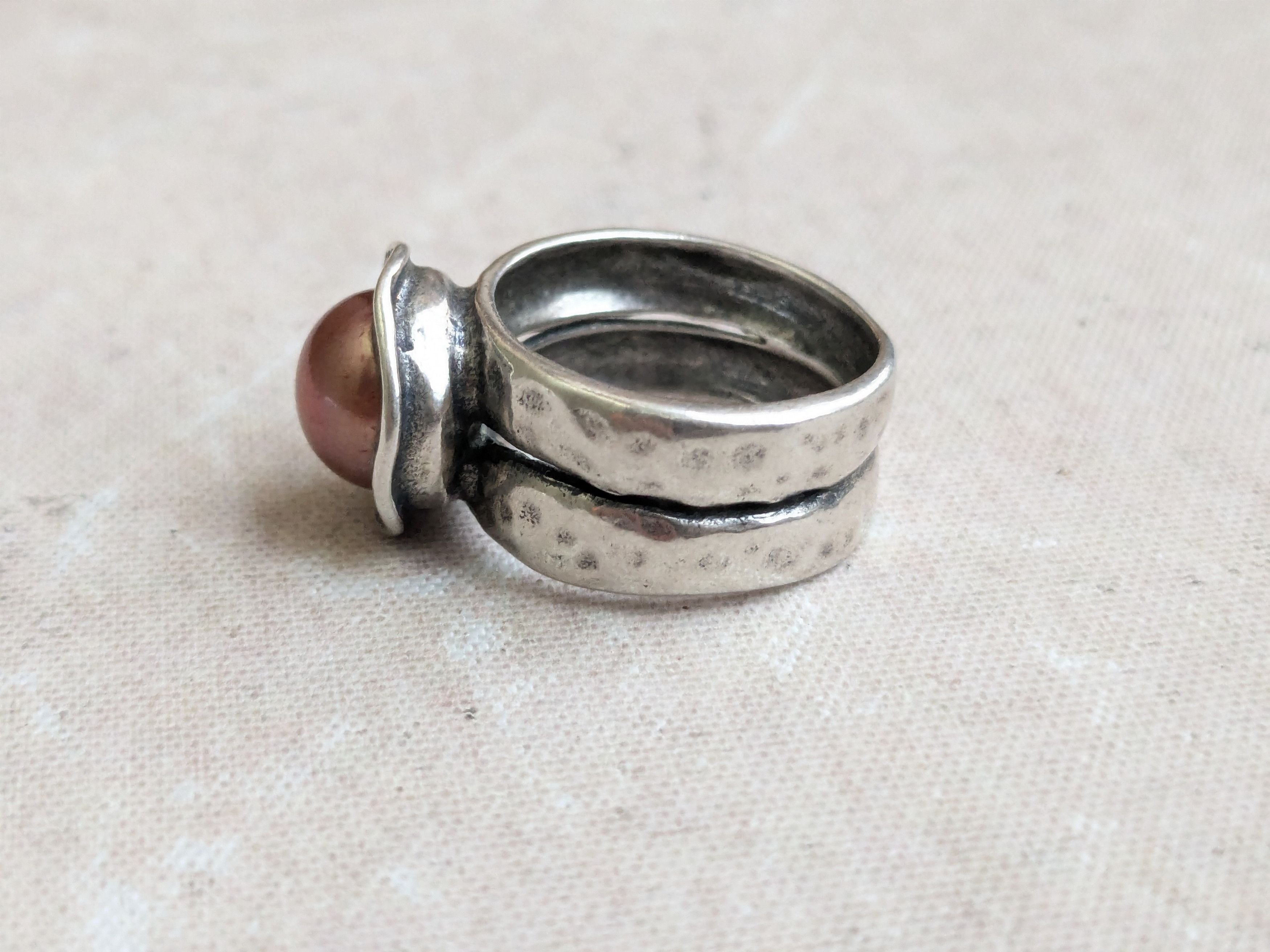 Sterling Silver Didae Sterling Silver Ring Pink Pearl 8.25 Hammered Size ONE SIZE - 3 Thumbnail
