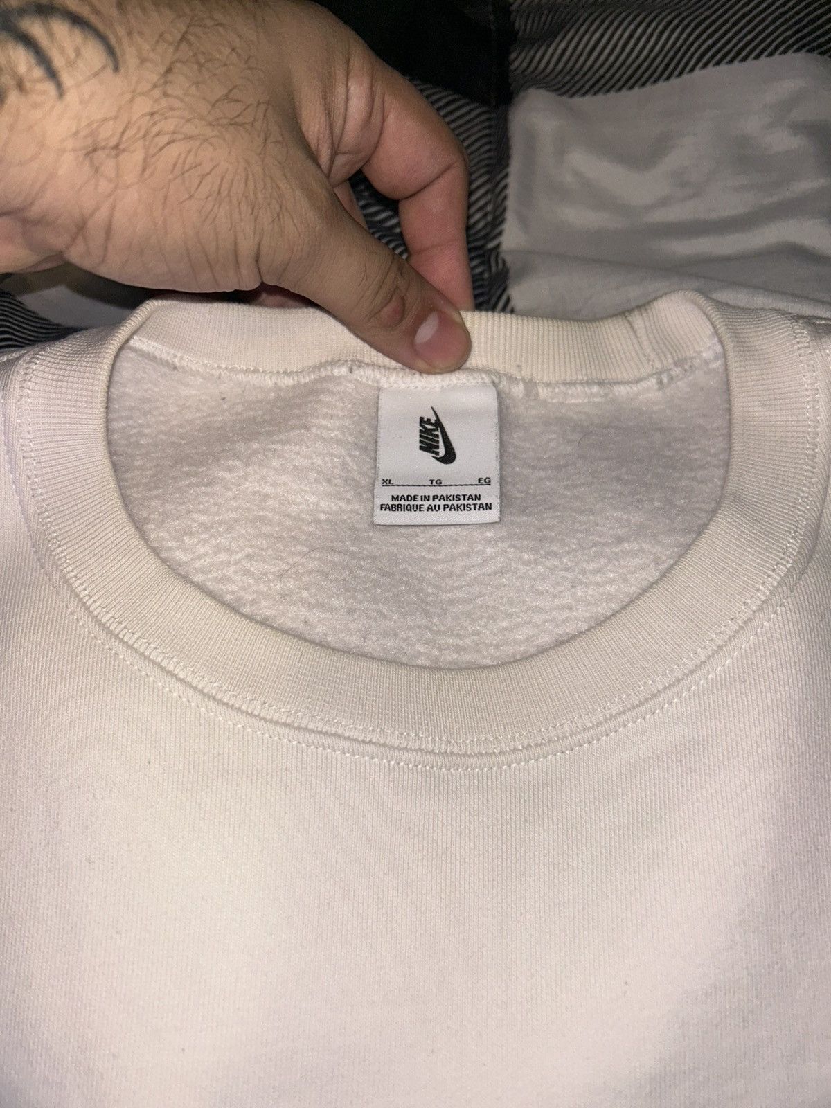 Nike Nike Solo Swoosh Crewneck Size US XL / EU 56 / 4 - 2 Thumbnail