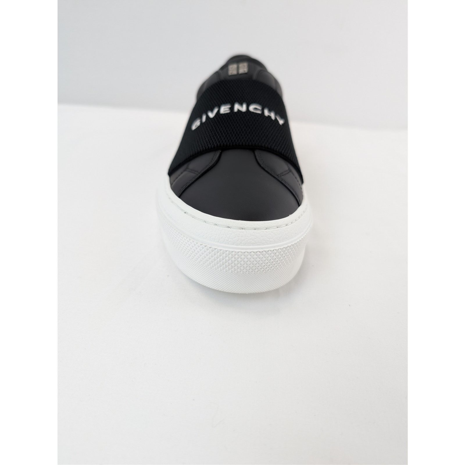 Givenchy o1rshd1 100% Calf Leather City Sport Sneakers in Black Size US 14 / EU 47 - 13 Thumbnail