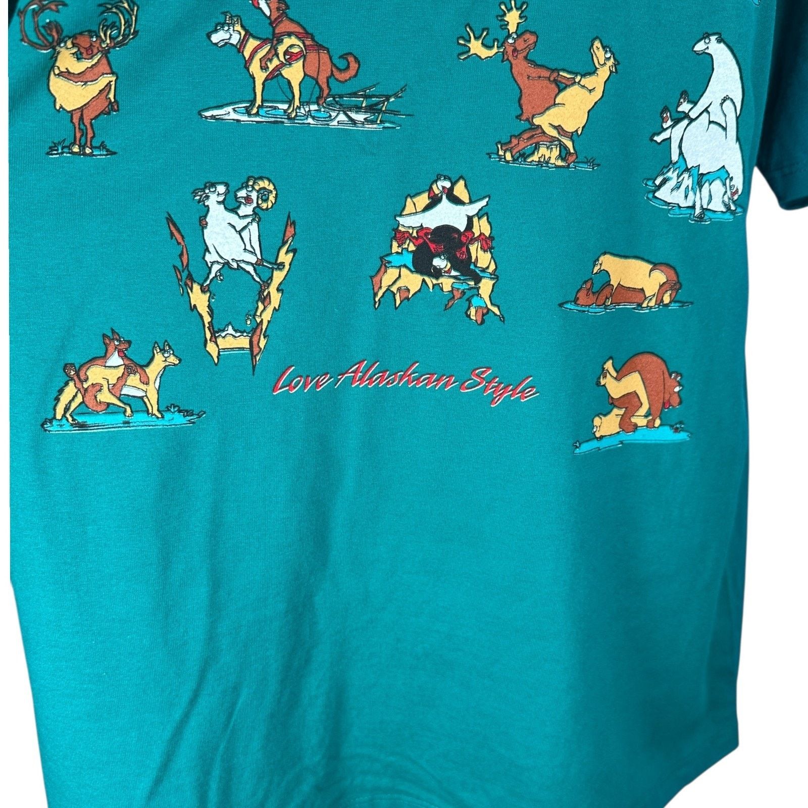 Jerzees VTG Love Alaskan Animal Sex T-Shirt Men's XL Blue USA 90s Size US XL / EU 56 / 4 - 4 Thumbnail