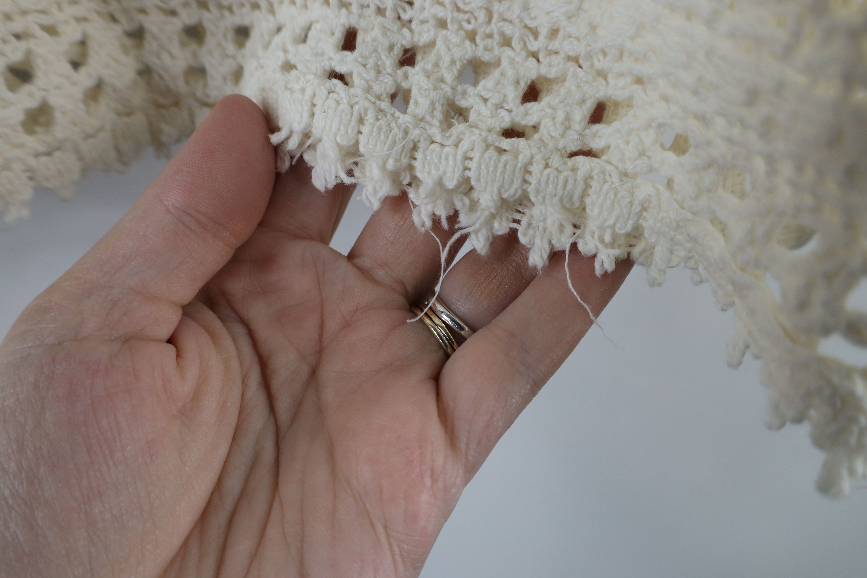 Vintage Vintage 70s Boho Chic Sleeve Crochet Knit T-Shirt Cream USA Size M / US 6-8 / IT 42-44 - 8 Thumbnail