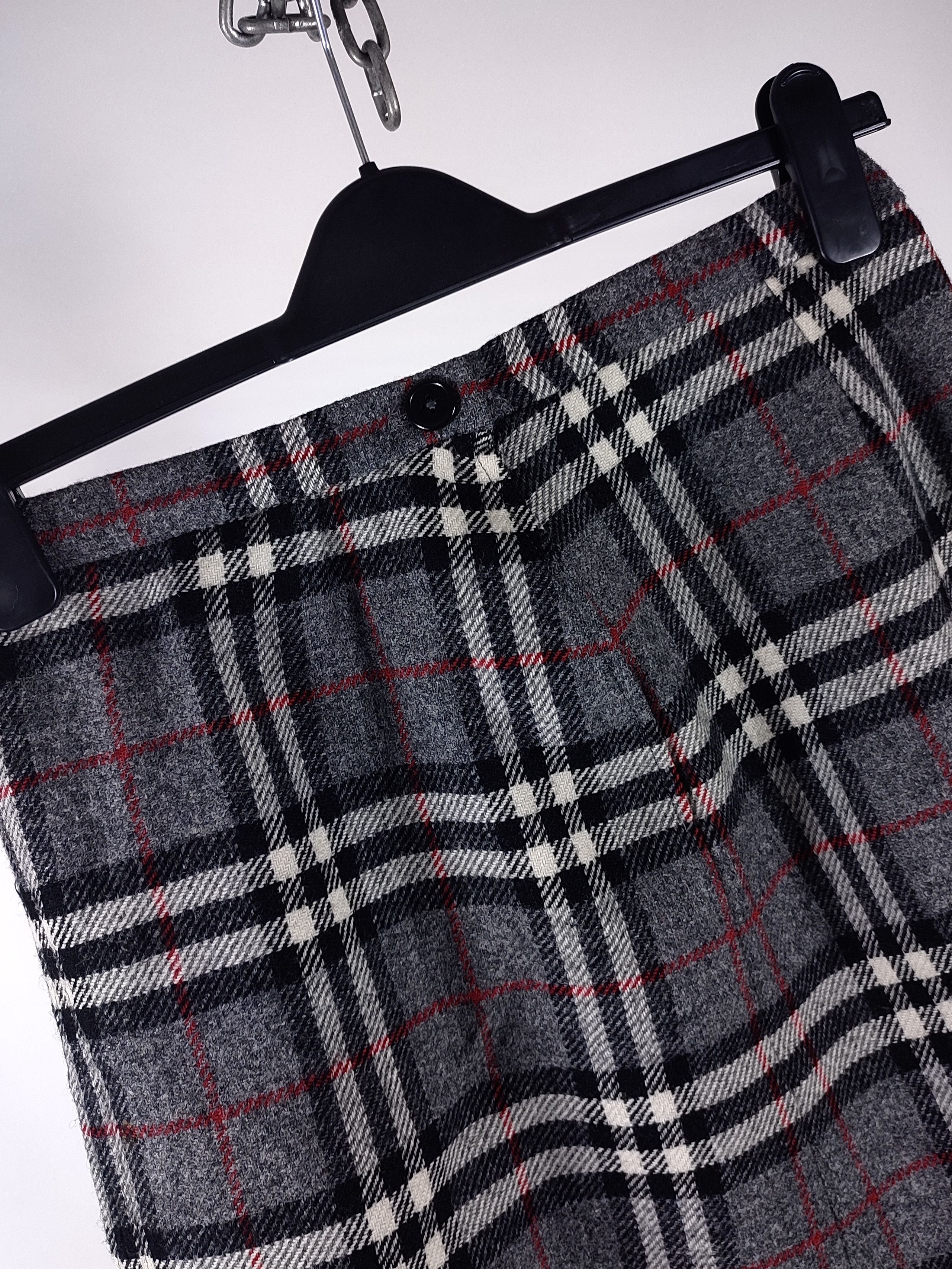 Burberry 90s Burberry Nova Check Wool Mid Skirt Size 28" / US 6 / IT 42 - 5 Thumbnail