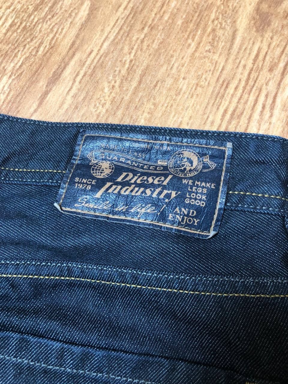 Diesel × Japanese Brand Dirty Painted Distressed Thrashed Faded Baggy Jeans Y2K Size US 36 / EU 52 - 2 Thumbnail