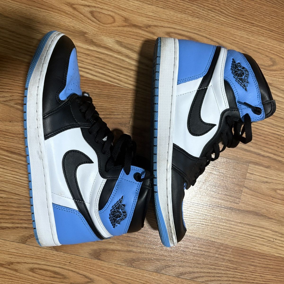 Jordan Brand Jordan 1 Retro High OG UNC Toe Size US 10 / EU 43 - 5 Thumbnail