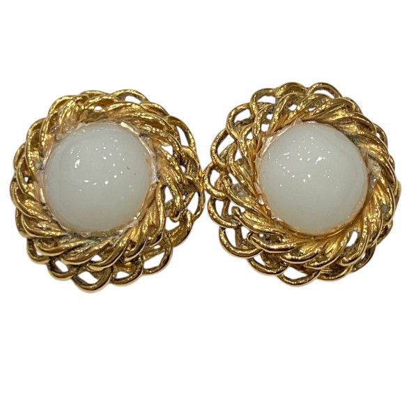 Chanel Chanel Chanel Circle Pearl Earrings Metal Earrings DUTY FREE for USA Size ONE SIZE - 1 Thumbnail