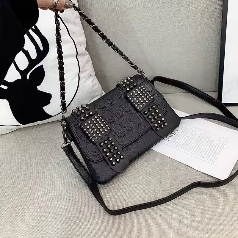 Japanese Brand Black Rivet Shoulder Bag Size ONE SIZE - 1 Thumbnail