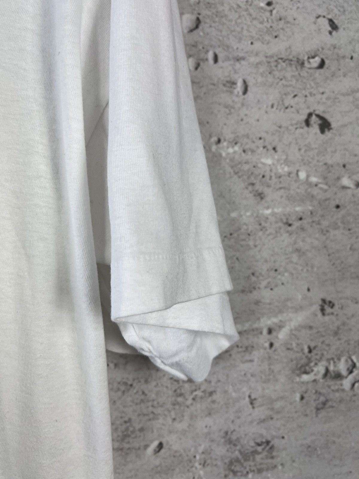 Fruit Of The Loom × Vintage No Frills - box logo vintage t-shirt (M) Size US XL / EU 56 / 4 - 6 Thumbnail