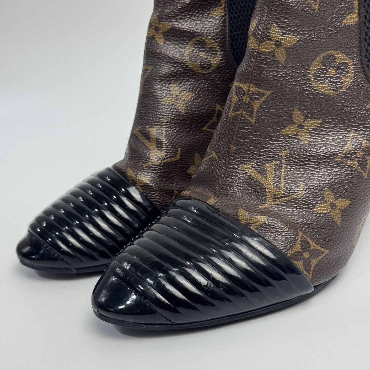 Louis Vuitton Louis Vuitton Monogram Revival Ankle Boots Size US 7.5 / IT 37.5 - 17 Thumbnail