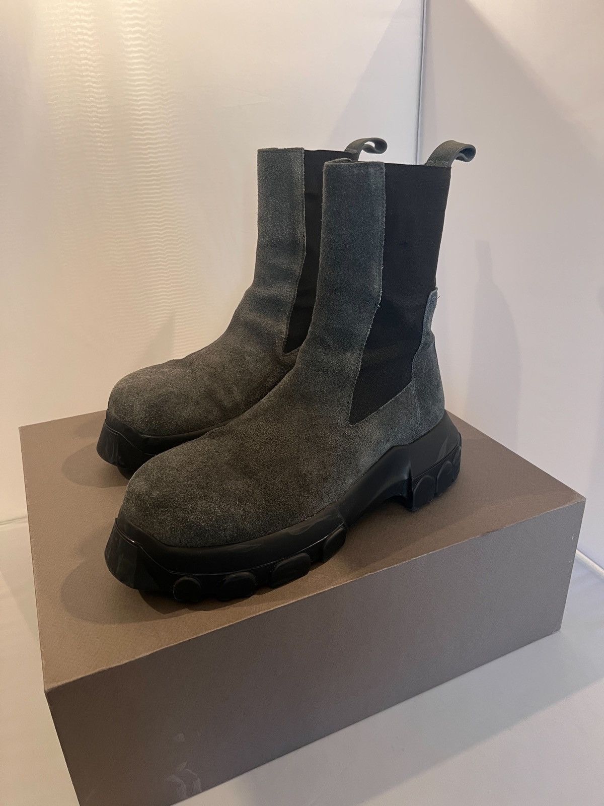 Rick Owens Rick Owens Grey Suede Beatle Bozo Tractor boots Size US 10.5 / EU 43-44 - 2 Thumbnail