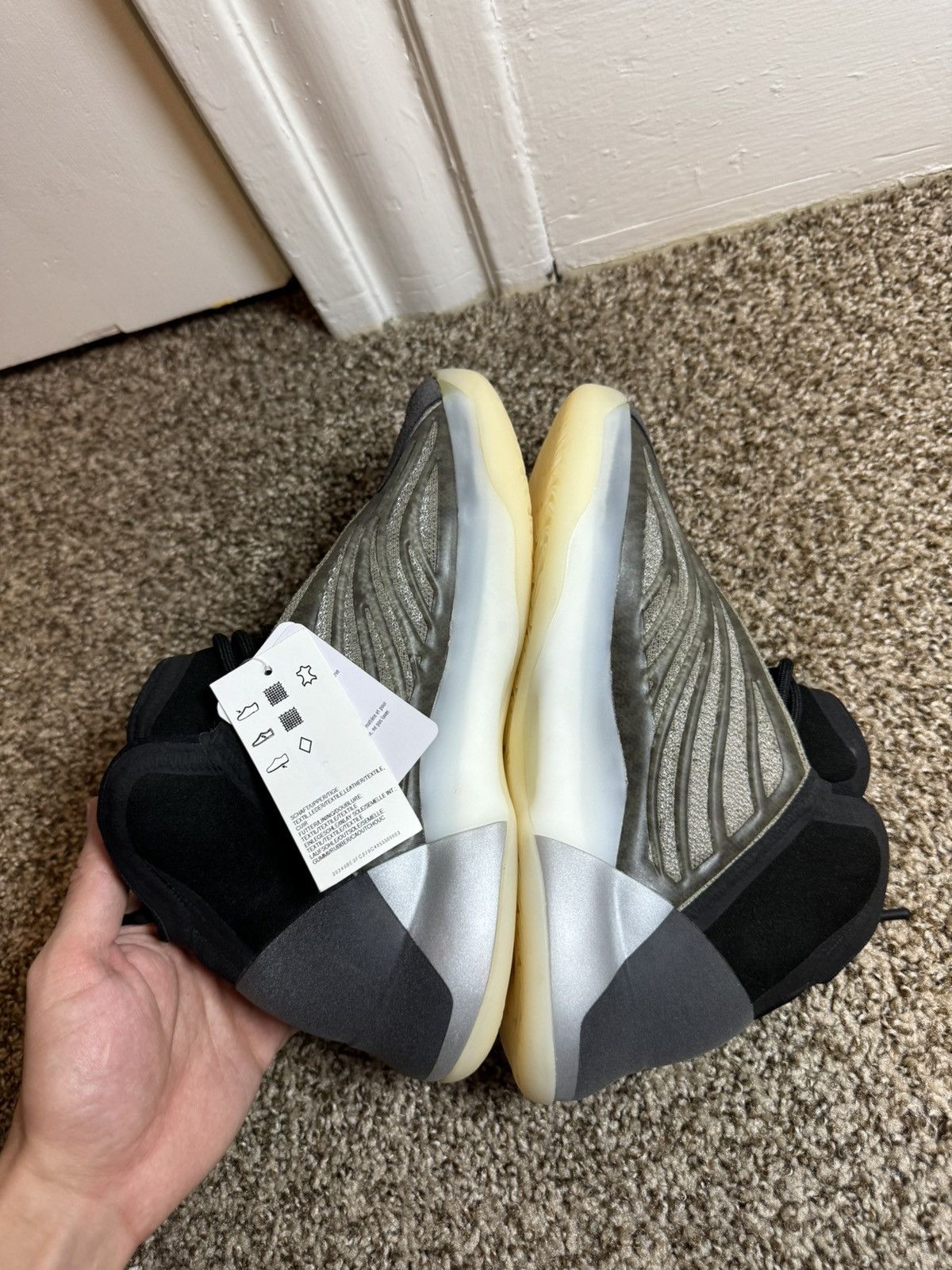 Yeezy Adidas Yeezy QNTM Basketball Sneakers Trainers (Men's Size 6 Size US 6 / EU 39 - 5 Thumbnail