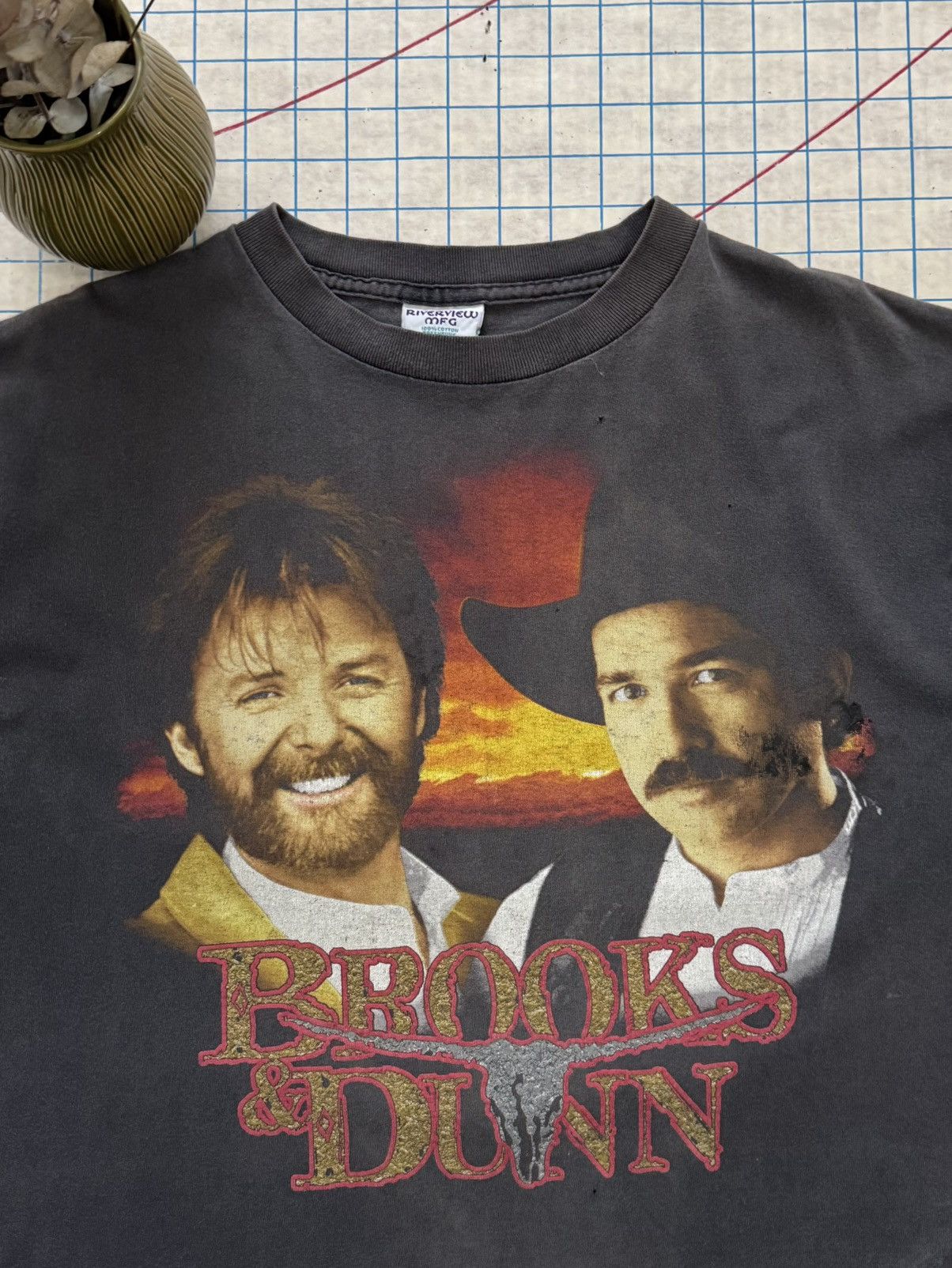 Band Tees × Vintage Vintage Brooks & Dunn Faded Black Waiting On Sundown Tour Te Size US XXL / EU 58 / 5 - 4 Thumbnail