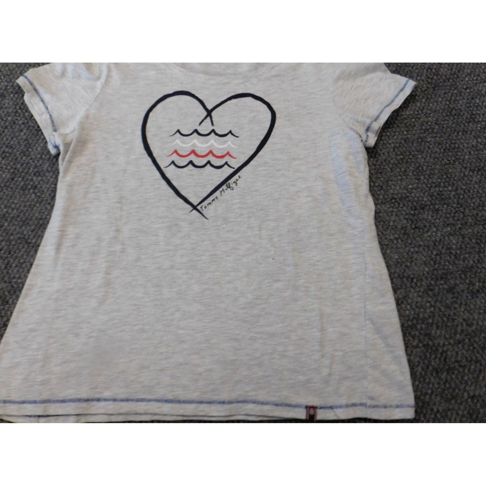 Tommy Hilfiger Tommy Hilfiger Womens Blouse L Gray Heart Graphic Crew Neck Short Sleeve Cotton Classic Size L / US 10 / IT 46 - 3 Thumbnail