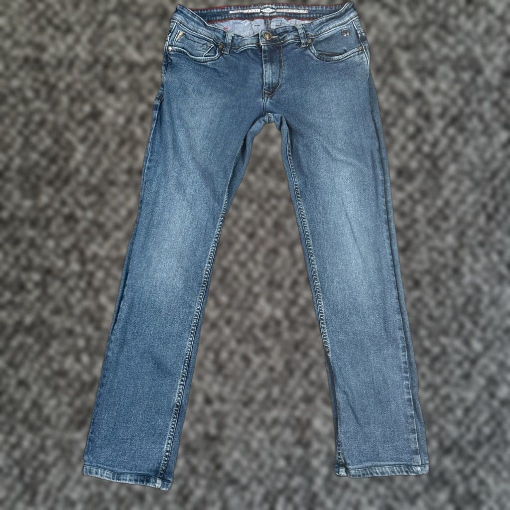 Vintage VINTAGE Lawmanpg3 Men's Jeans 36 Waist Black Regular Fit Belt Loops Zip Fly 30-Inch Inseam Size US 36 / EU 52 - 1 Thumbnail