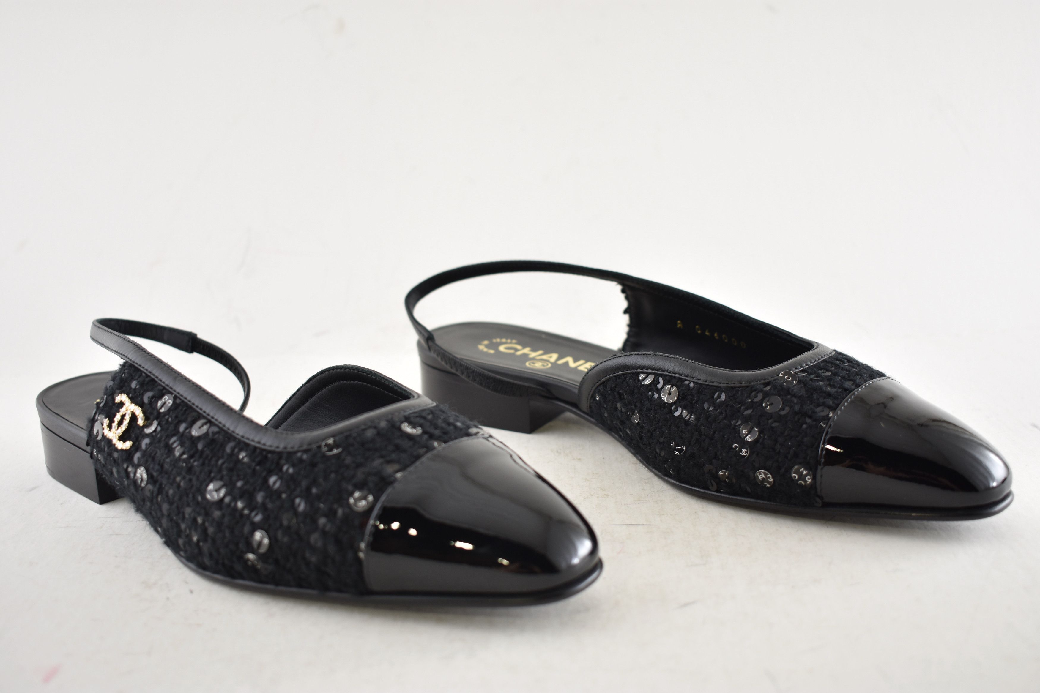 Chanel Chanel 24K Black Tweed CC Logo Slingback Ballet Flat 37 Size US 7 / IT 37 - 9 Thumbnail