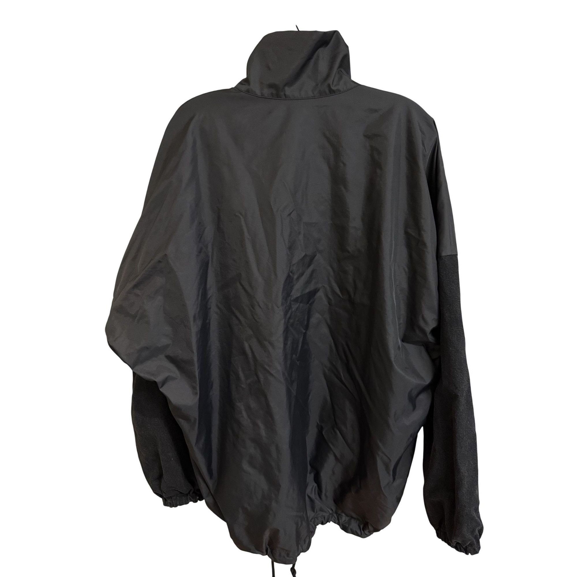 Balenciaga Balenciaga Black & White Logo Windbreaker Jacket Size 34 Lig Size XXS / US 00 / IT 34 - 2 Thumbnail